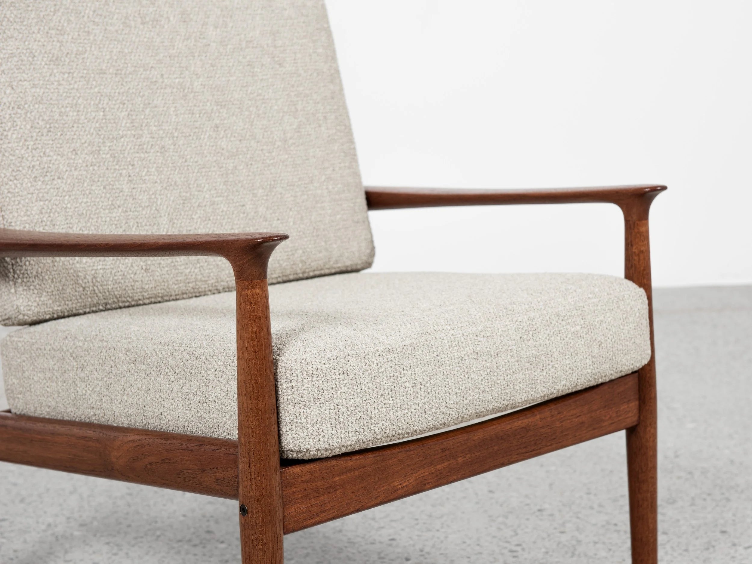 Midcentury_Danish_easy_chair_in_teak_by_Svend_Aage_Eriksen_for_Glostrup_1960s