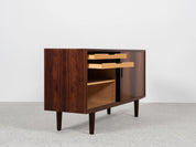 Midcentury_Danish_sideboard_in_rosewood_by_Hundevad_1960s