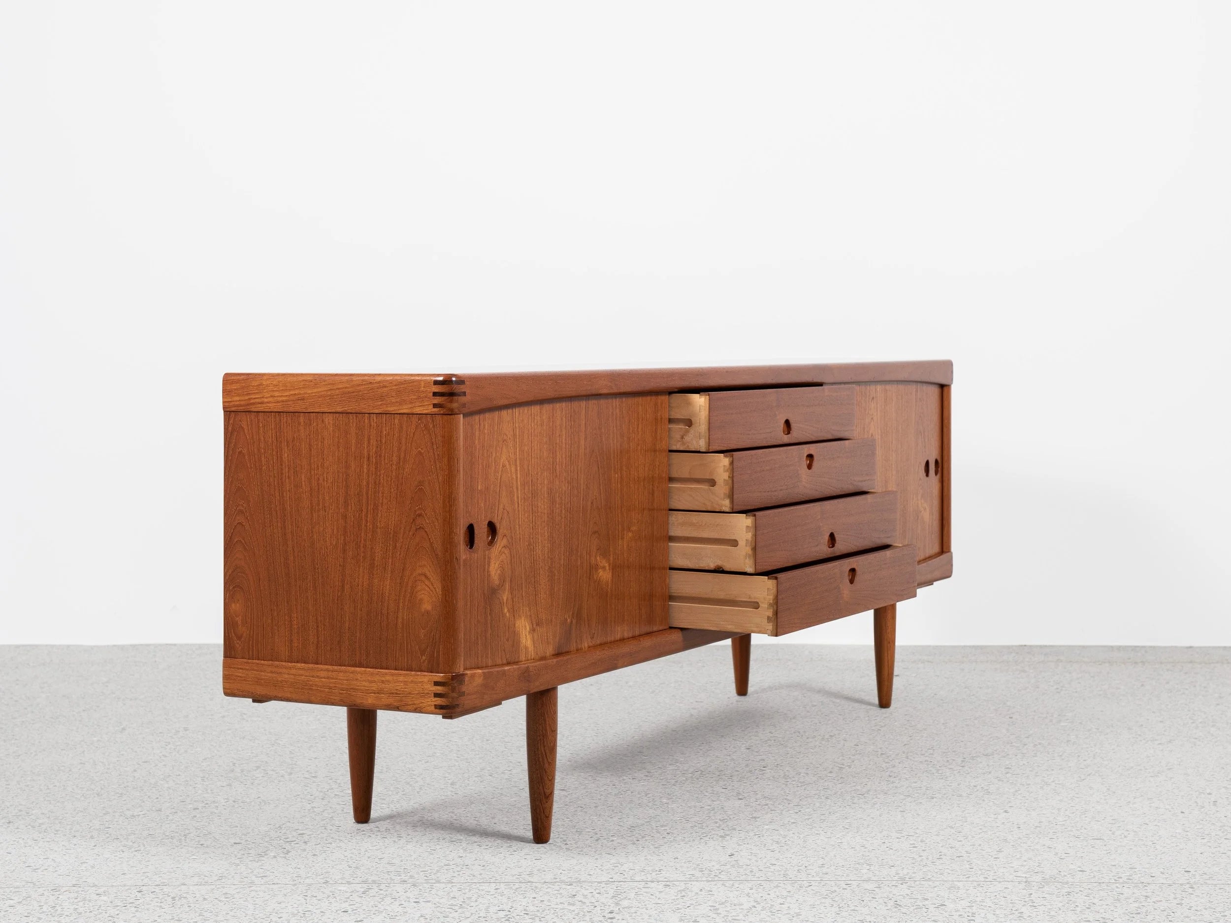 Midcentury_Danish_sideboard_in_teak_by_HW_Klein_for_Bramin_1960s