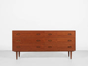 Midcentury_Danish_sideboard_with_6_drawers_in_teak_by_Dyrlund_1960s