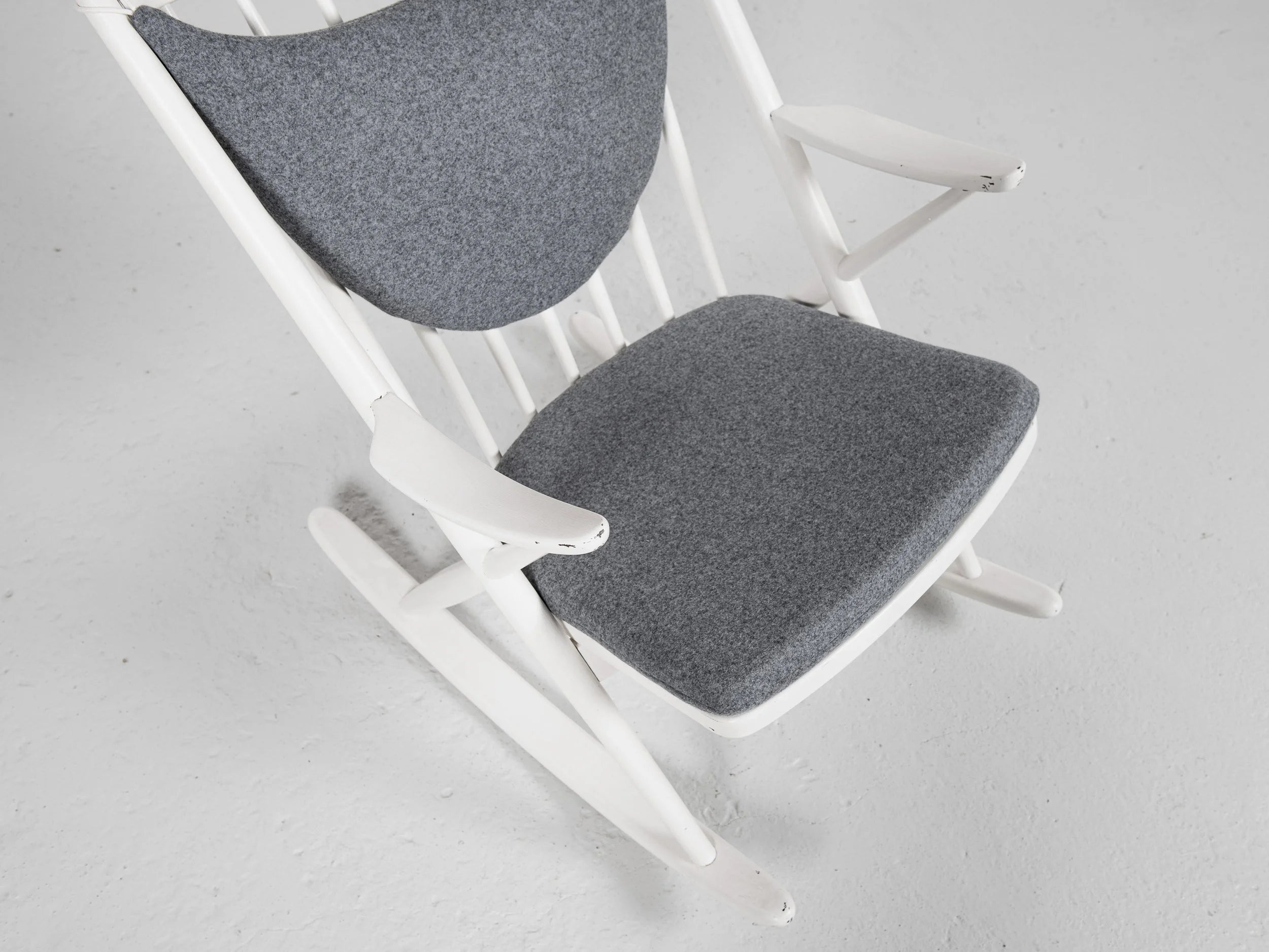Midcentury_Danish_white_rocking_chair_by_Frank_Reenskaug_for_Bramin_1960s
