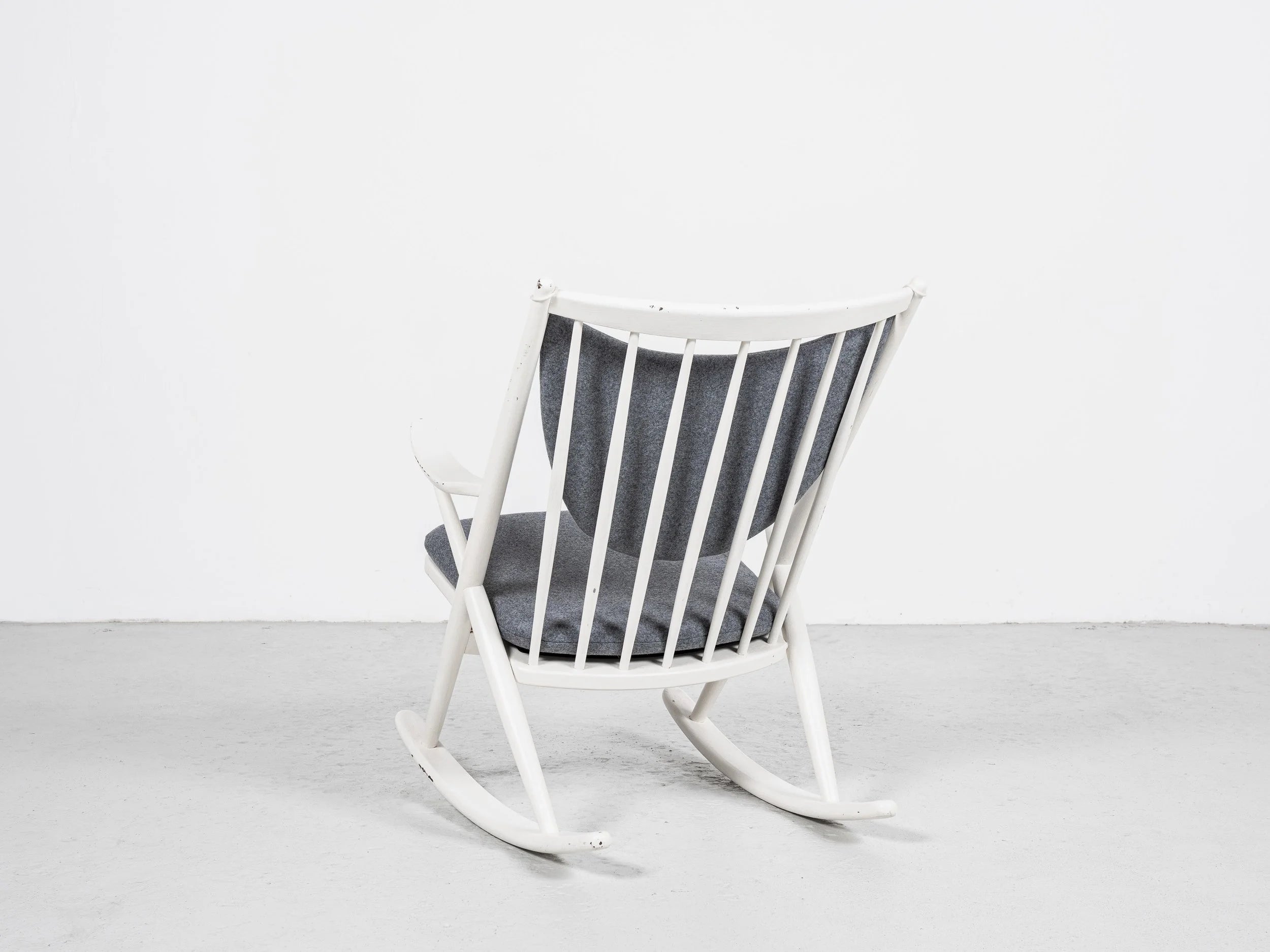 Midcentury_Danish_white_rocking_chair_by_Frank_Reenskaug_for_Bramin_1960s