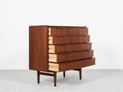 Midcentury_Danish_wider_chest_of_5_drawers_in_teak_1960s