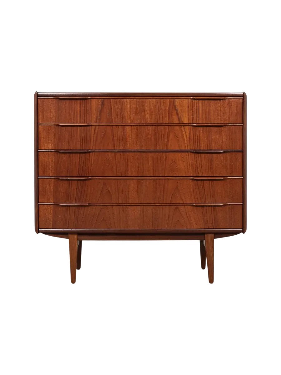Midcentury_Danish_wider_chest_of_5_drawers_in_teak_1960s