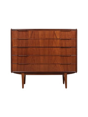 Midcentury_Danish_wider_chest_of_5_drawers_in_teak_1960s