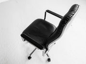 Midcentury_English_desk_chair_by_Frederick_Scott_for_Hille_1970s