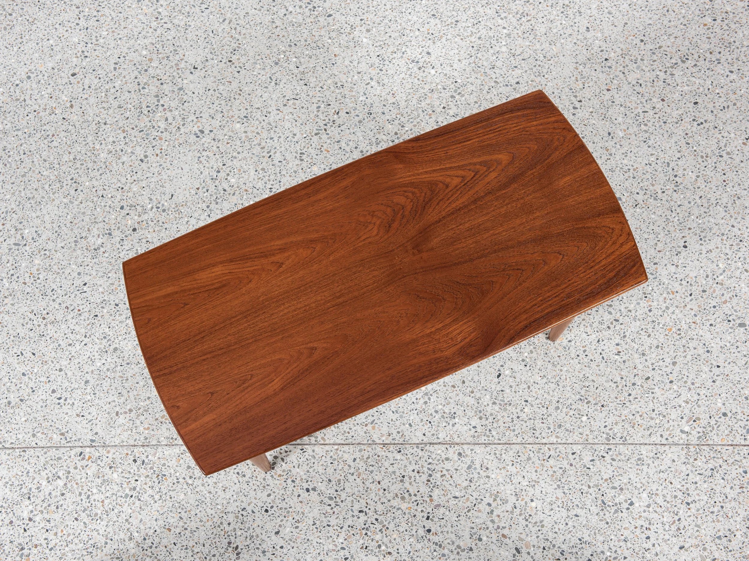 Midcentury_extendable_coffee_table_in_oak_and_teak_1960s