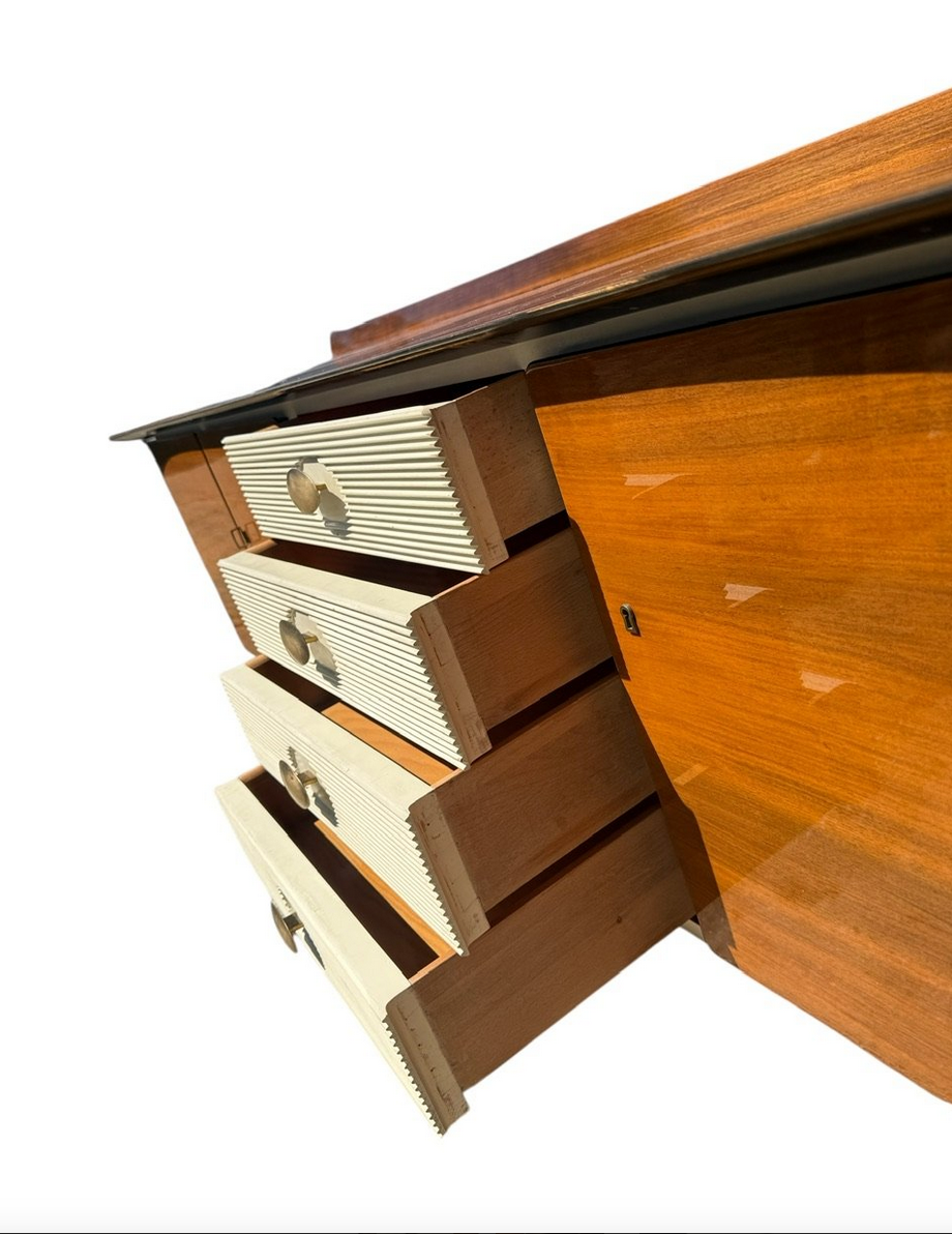 Italian_Mid_Century_Modern_Sideboard_Attributed_to_Vittorio_Dassi,_Teak_and_Brass_Credenza,_1950s