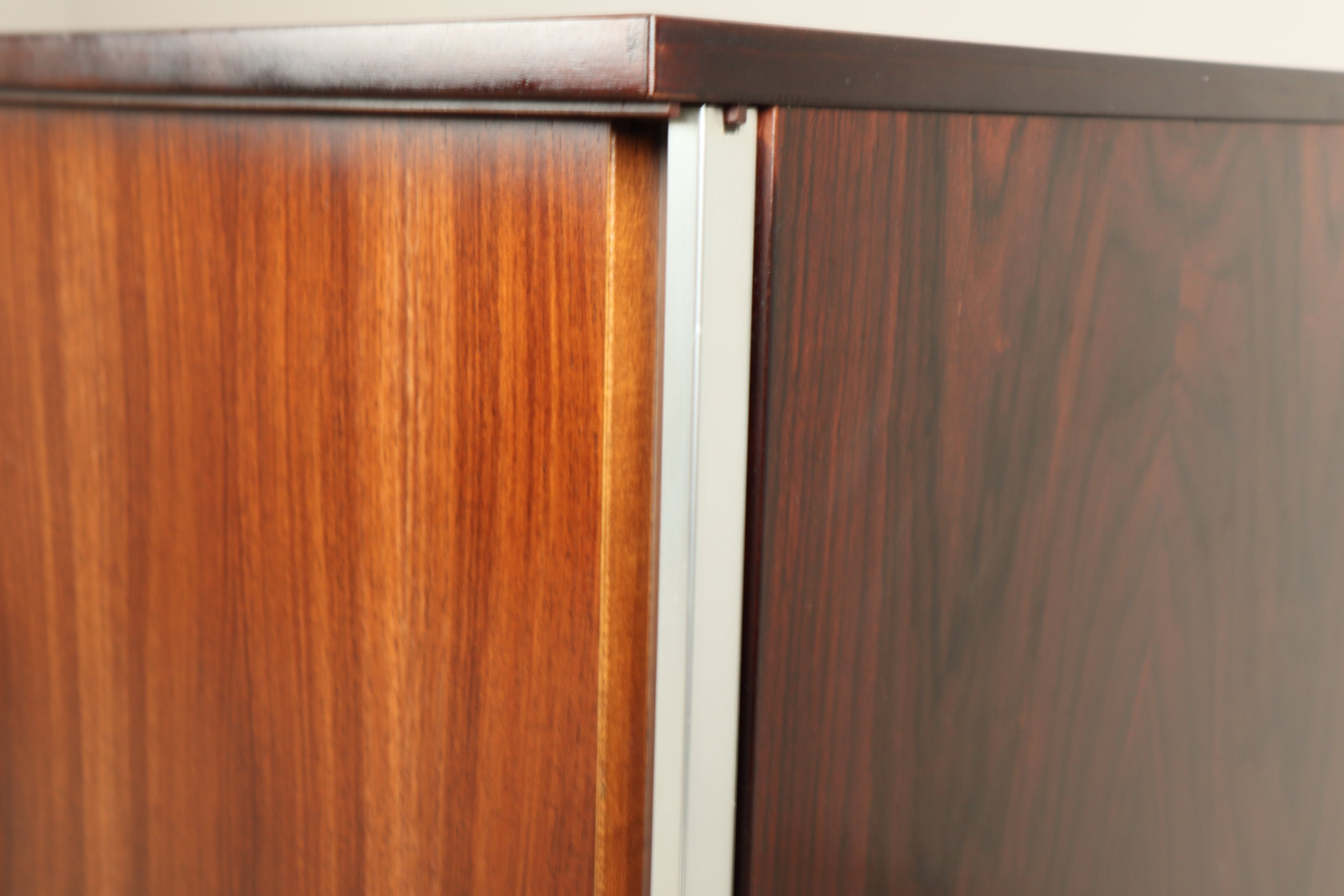 MIM_Roma_filing_cabinet_in_Rosewood_by_Ennio_Fazioli_and_Ico_Parisi,_1970s