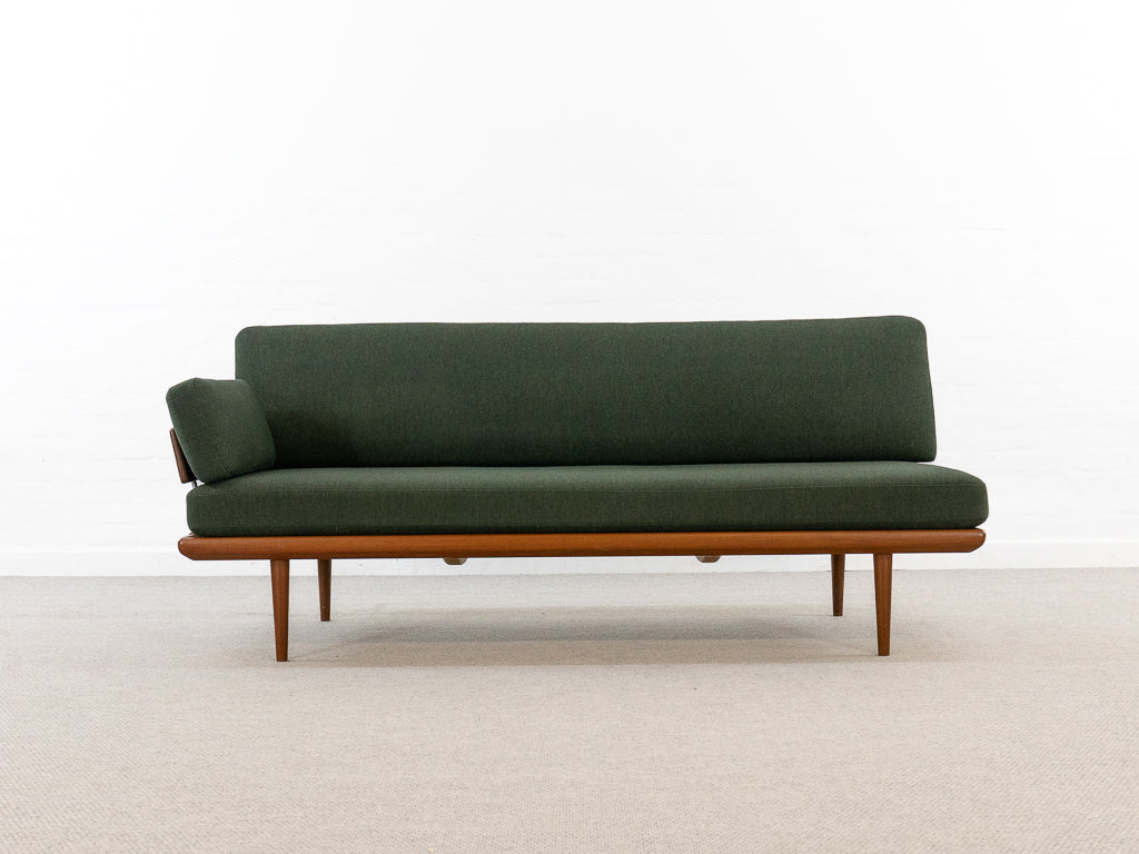 1950s_Minerva_Sofa_by_Peter_Hvidt_and_Orla_Mølgaard_Nielsen_for_France_and_Daverkosen,_Denmark