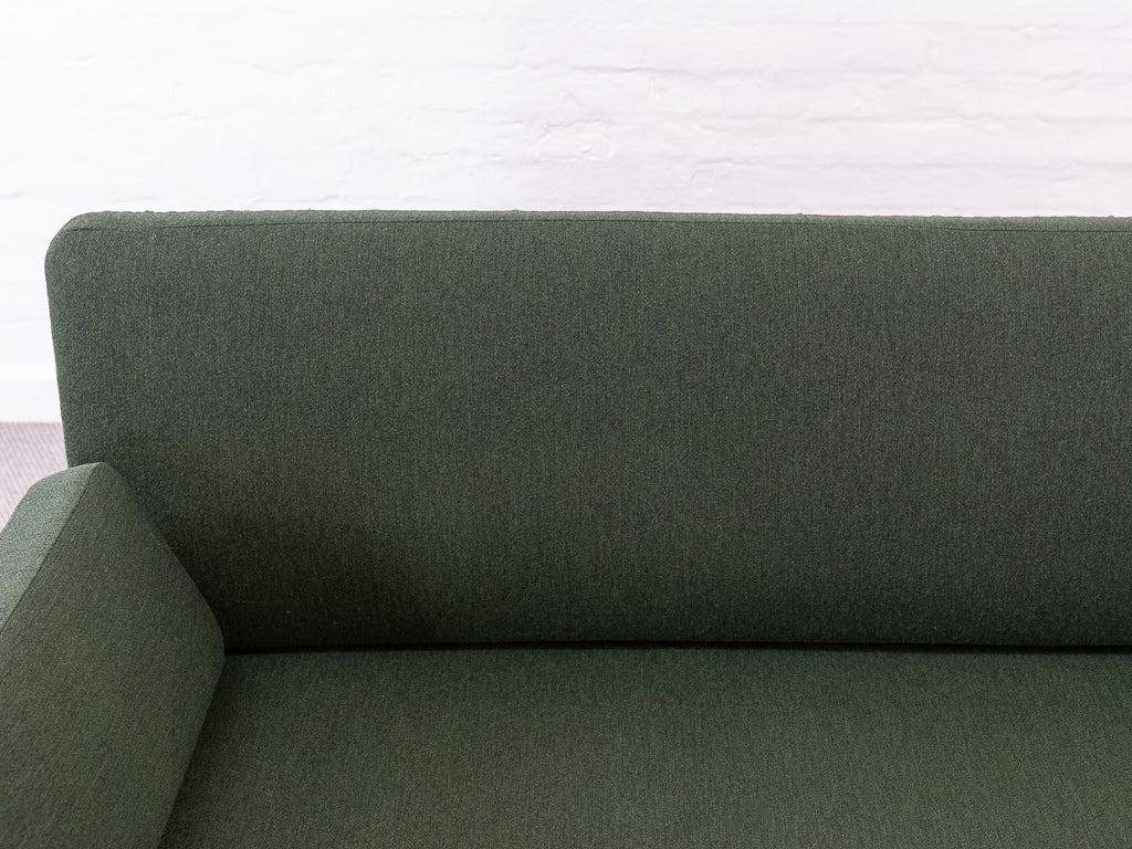 1950s_Minerva_Sofa_by_Peter_Hvidt_and_Orla_Mølgaard_Nielsen_for_France_and_Daverkosen,_Denmark
