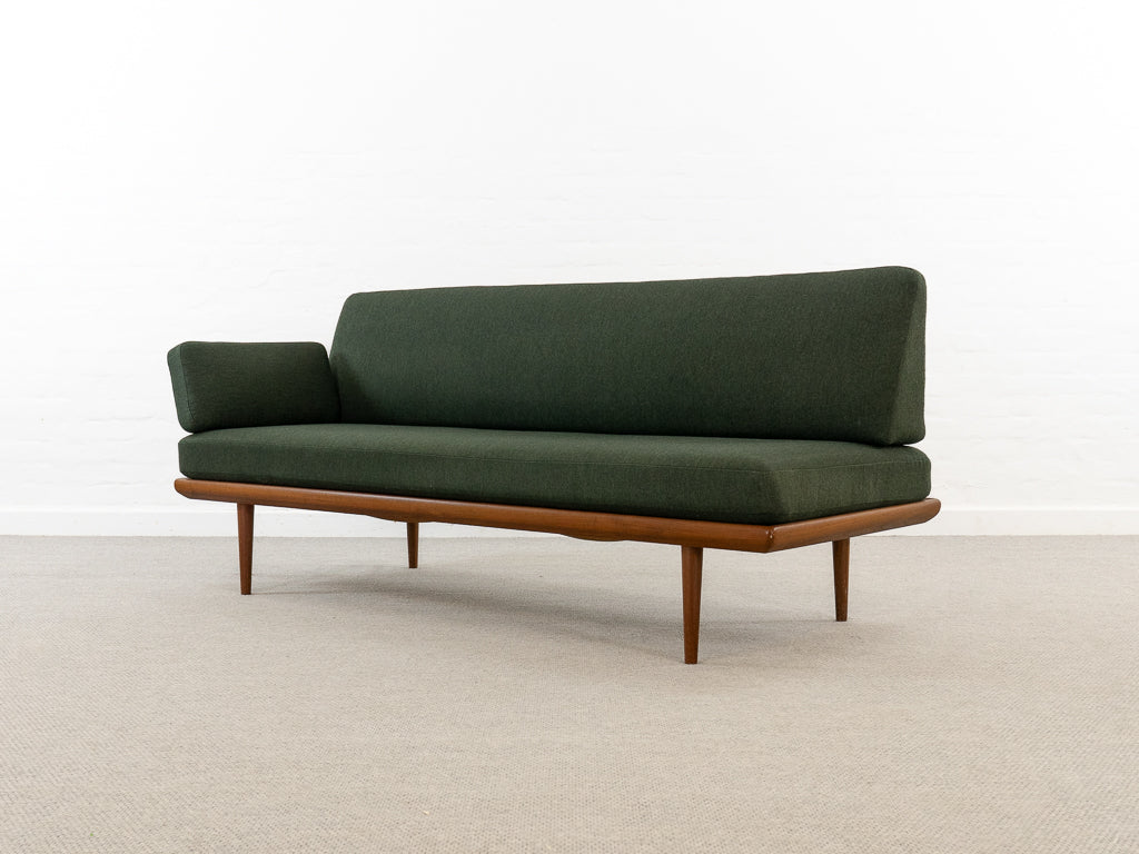 1950s_Minerva_Sofa_by_Peter_Hvidt_and_Orla_Mølgaard_Nielsen_for_France_and_Daverkosen,_Denmark