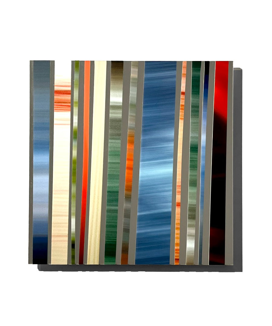 Mirror_with_photograph_stips