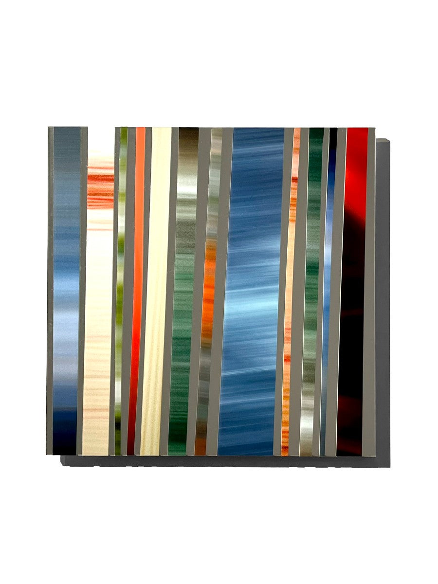 Mirror_with_photograph_stips