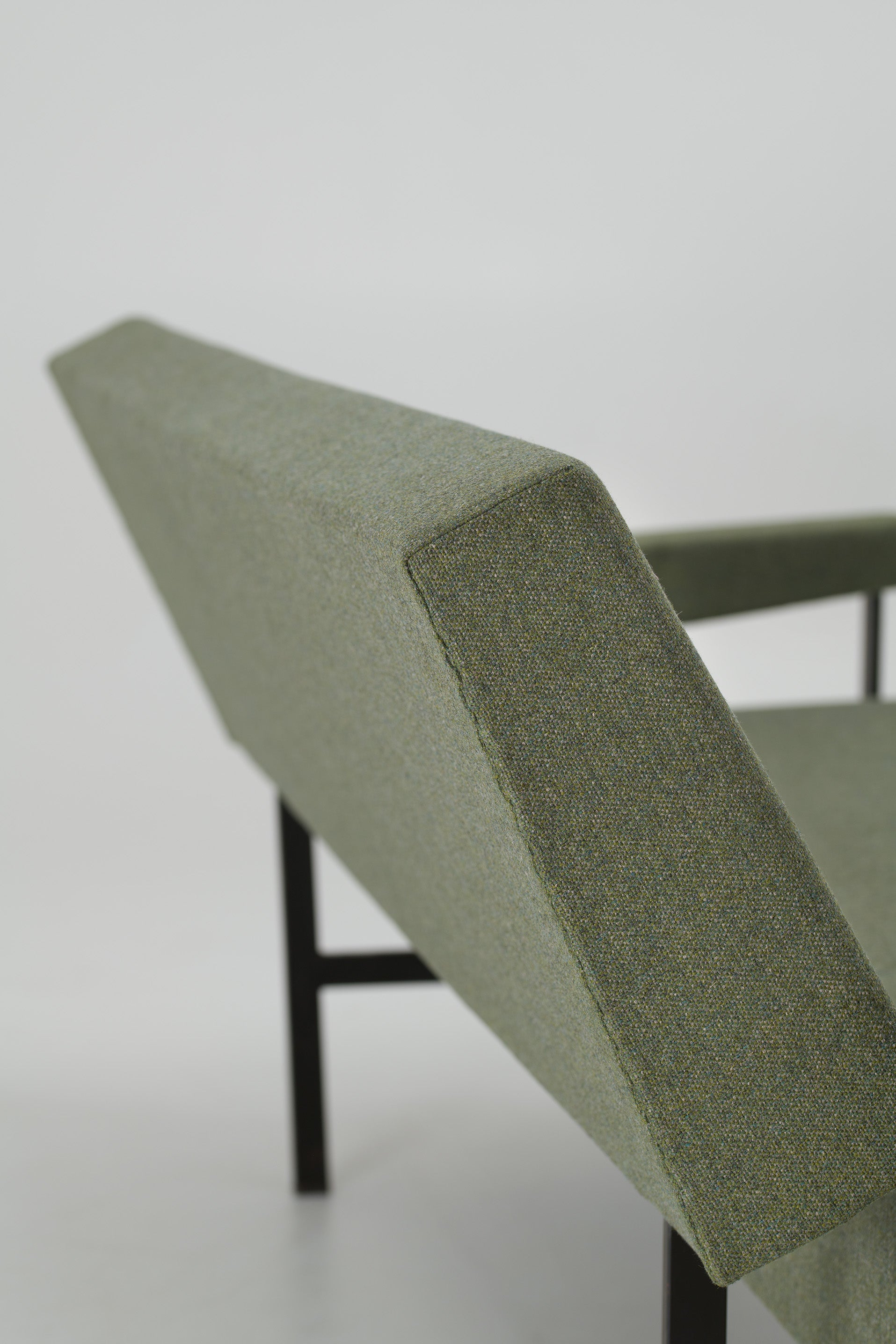 MM07_Sofa_by_Cees_Braakman_for_Pastoe,_Netherlands,_1958