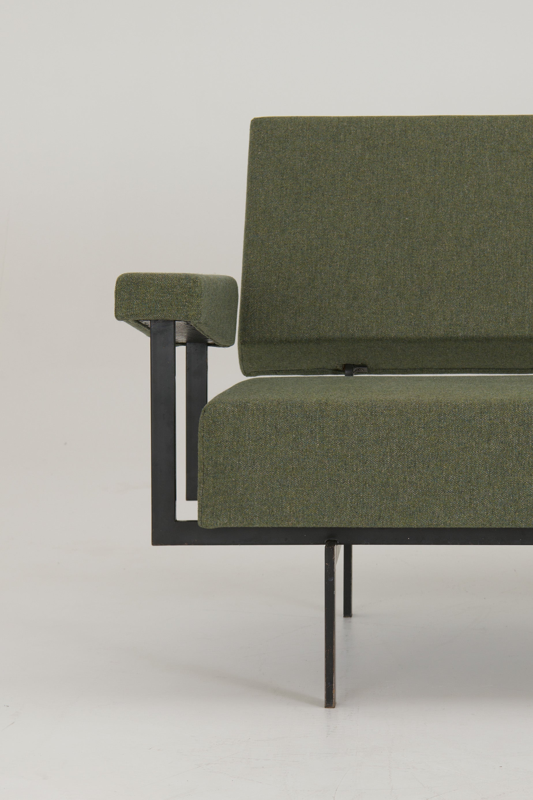 MM07_Sofa_by_Cees_Braakman_for_Pastoe,_Netherlands,_1958