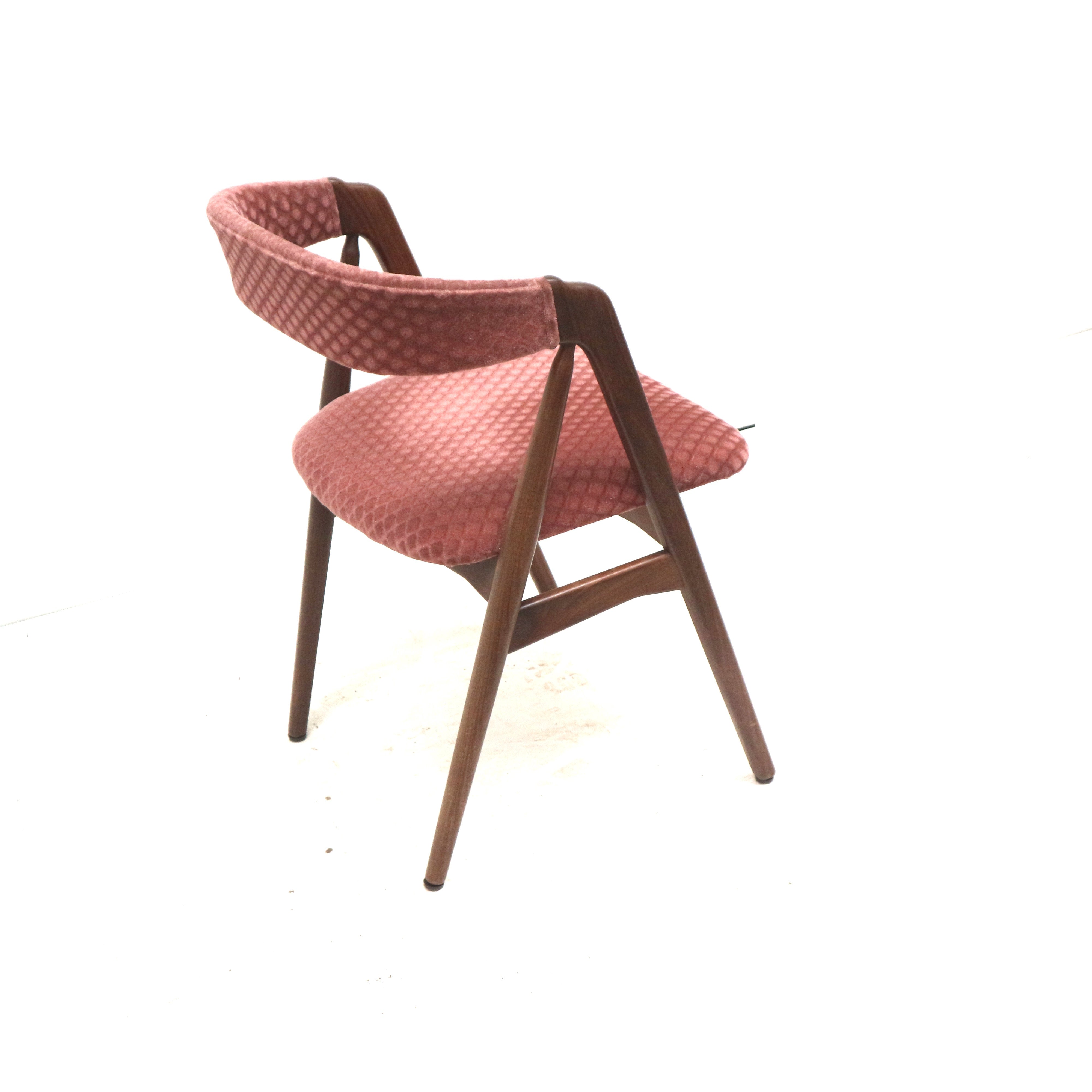 Model_205_Chair_by_Thomas_Harlev_for_Farstrup_Møbler,_1950s,_Denmark