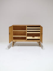 Model_232_Chinese_Cabinet_by_Børge_Mogensen_for_FDB_Møbler,_Oak,_Denmark,_1960s