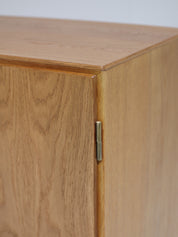 Model_232_Chinese_Cabinet_by_Børge_Mogensen_for_FDB_Møbler,_Oak,_Denmark,_1960s