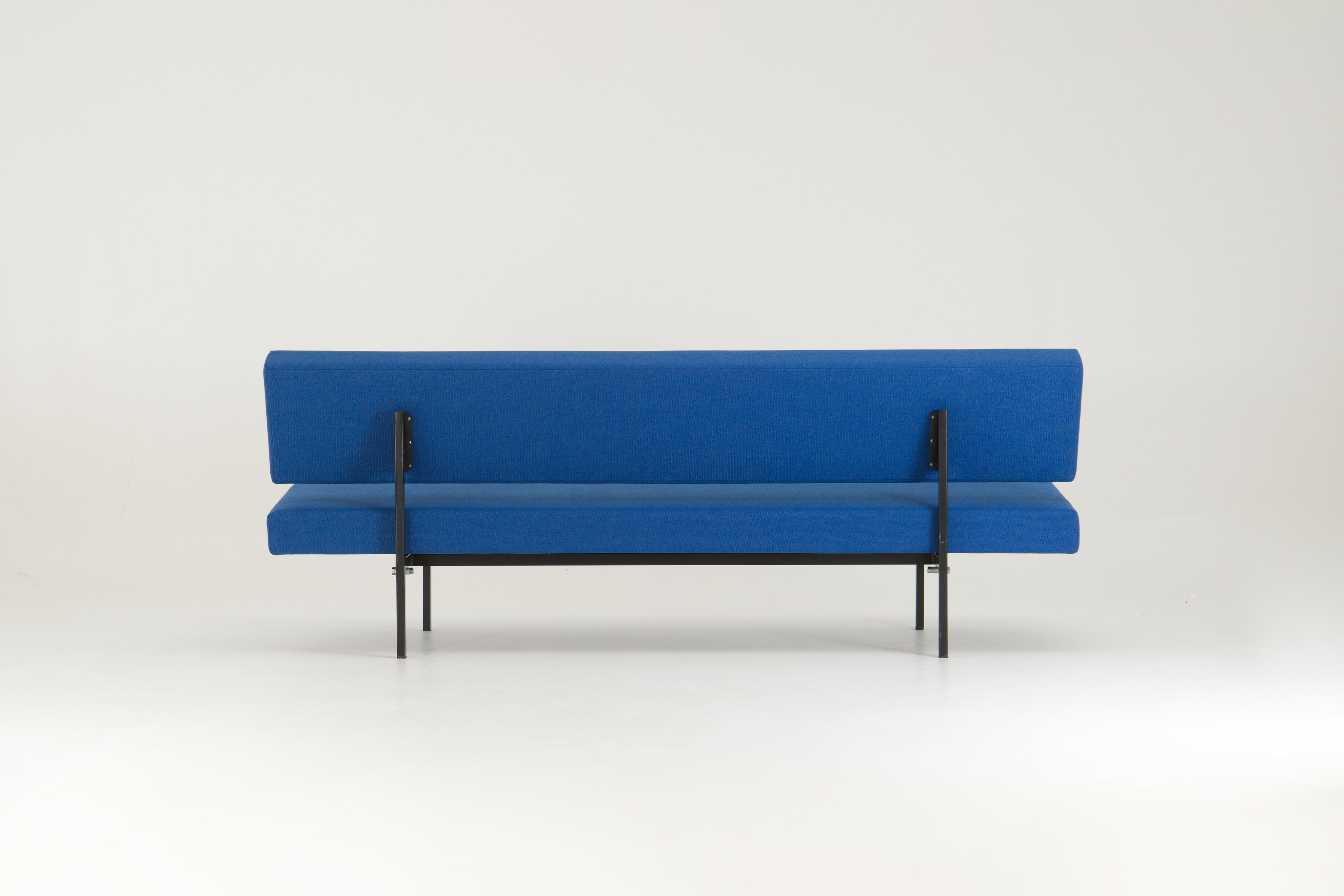 Model_540_Convertible_Sofa_Daybed_by_Gijs_van_der_Sluis,_Netherlands,_1961