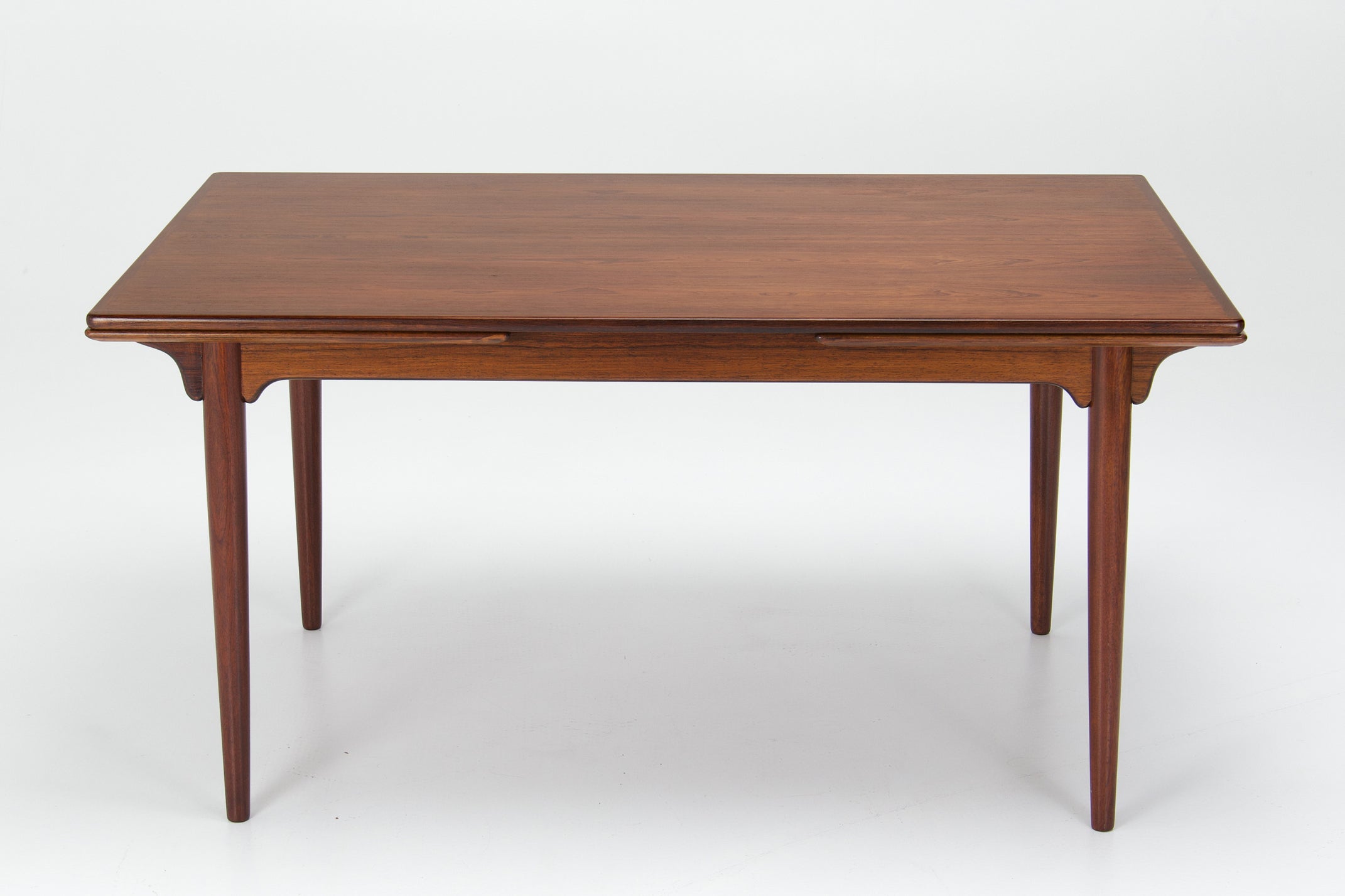 Model_54_-_Extendable_Dining_Table_-_Gunni_Omann
