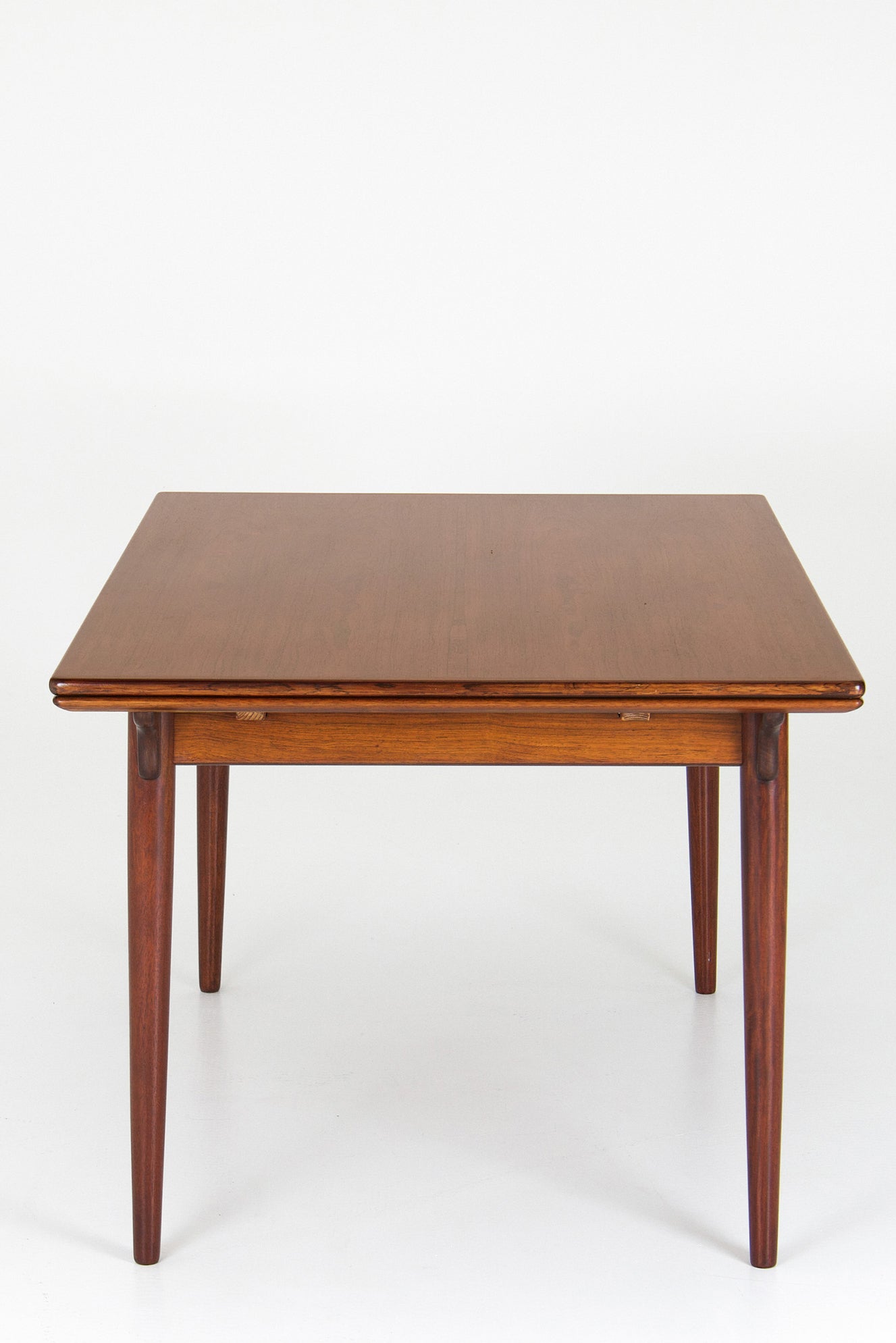 Model_54_-_Extendable_Dining_Table_-_Gunni_Omann