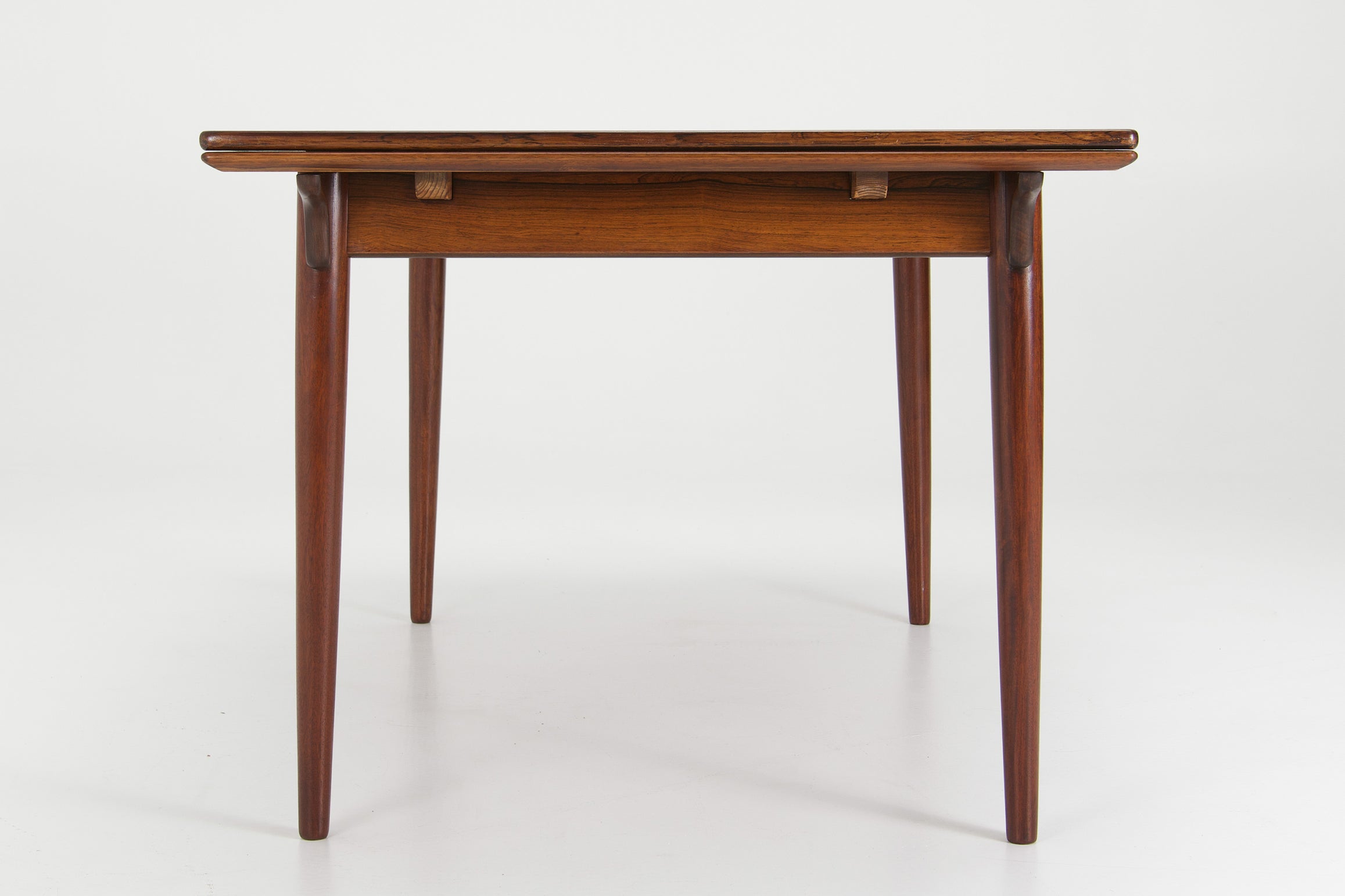 Model_54_-_Extendable_Dining_Table_-_Gunni_Omann