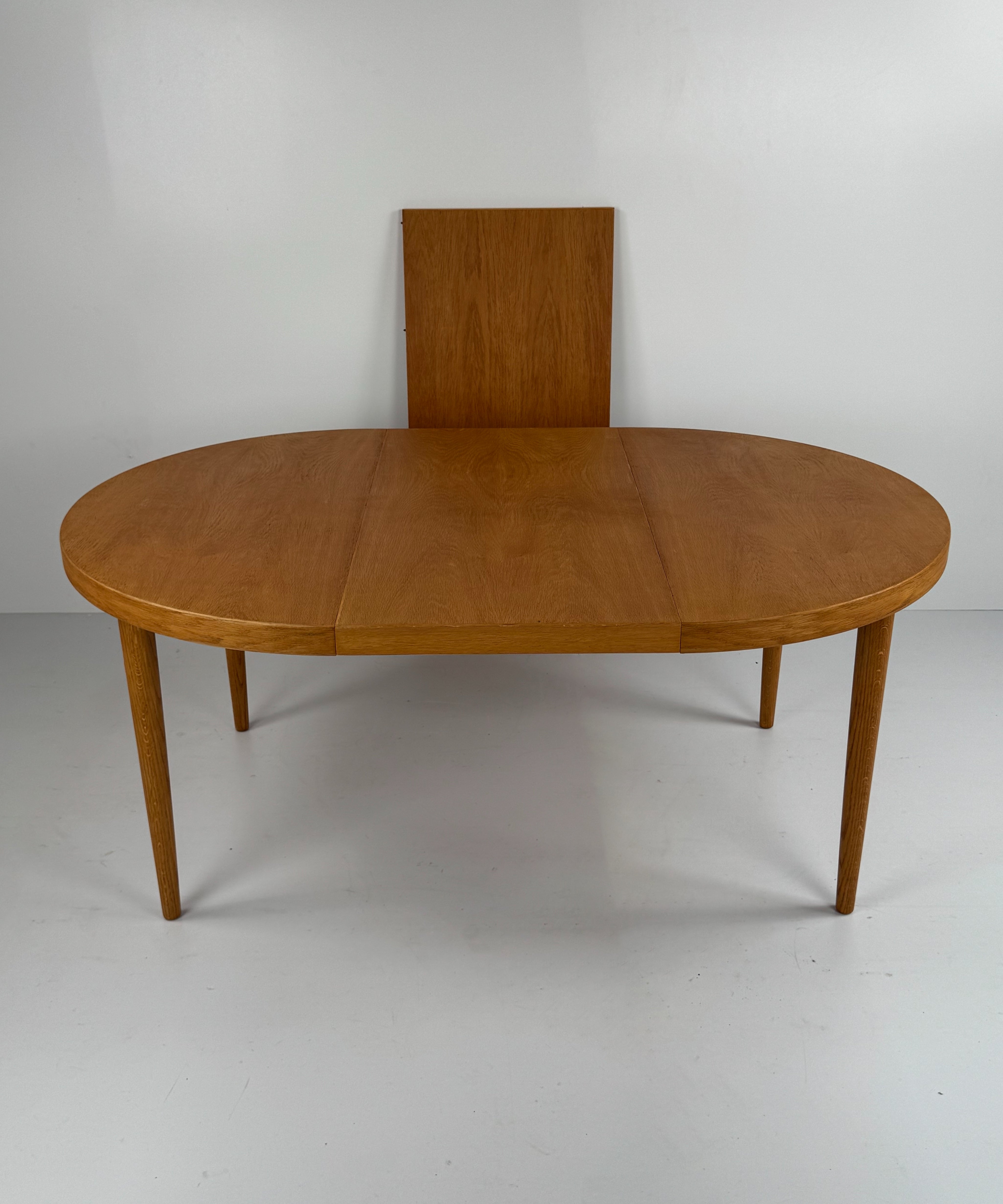 Model_56_Extendable_Dining_Table_by_Villy_Schou_Andersen,_Oak,_Denmark,_1960s