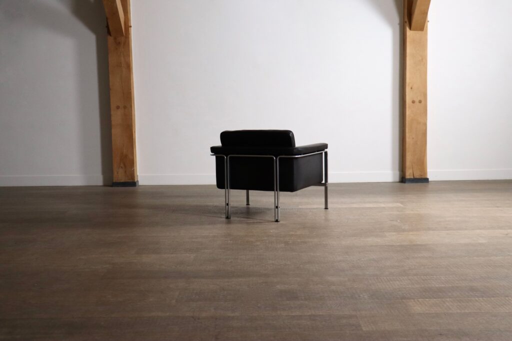Model_6912_Lounge_Chair_by_Horst_Brüning_for_Kill_International,_Black_Leather_and_Chrome,_Germany,_1967