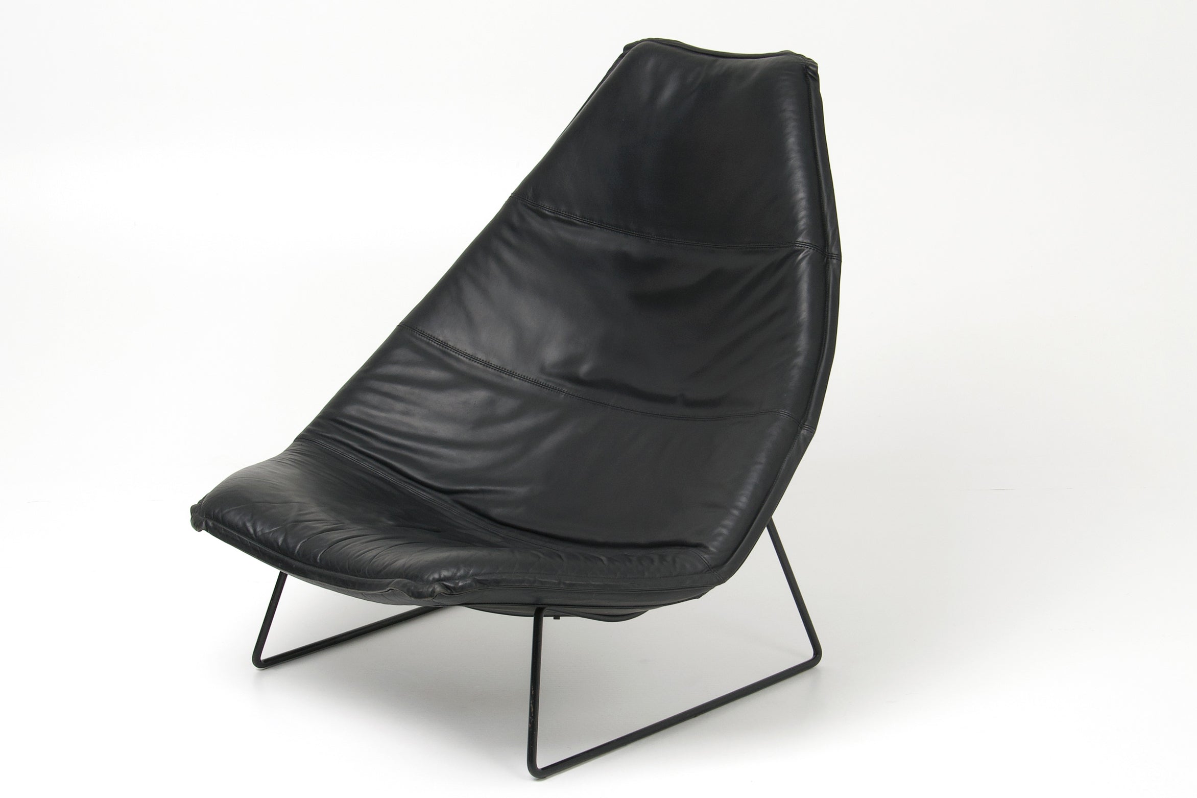 Model_F585_Sledge_Easy_Chair_by_Geoffrey_Harcourt
