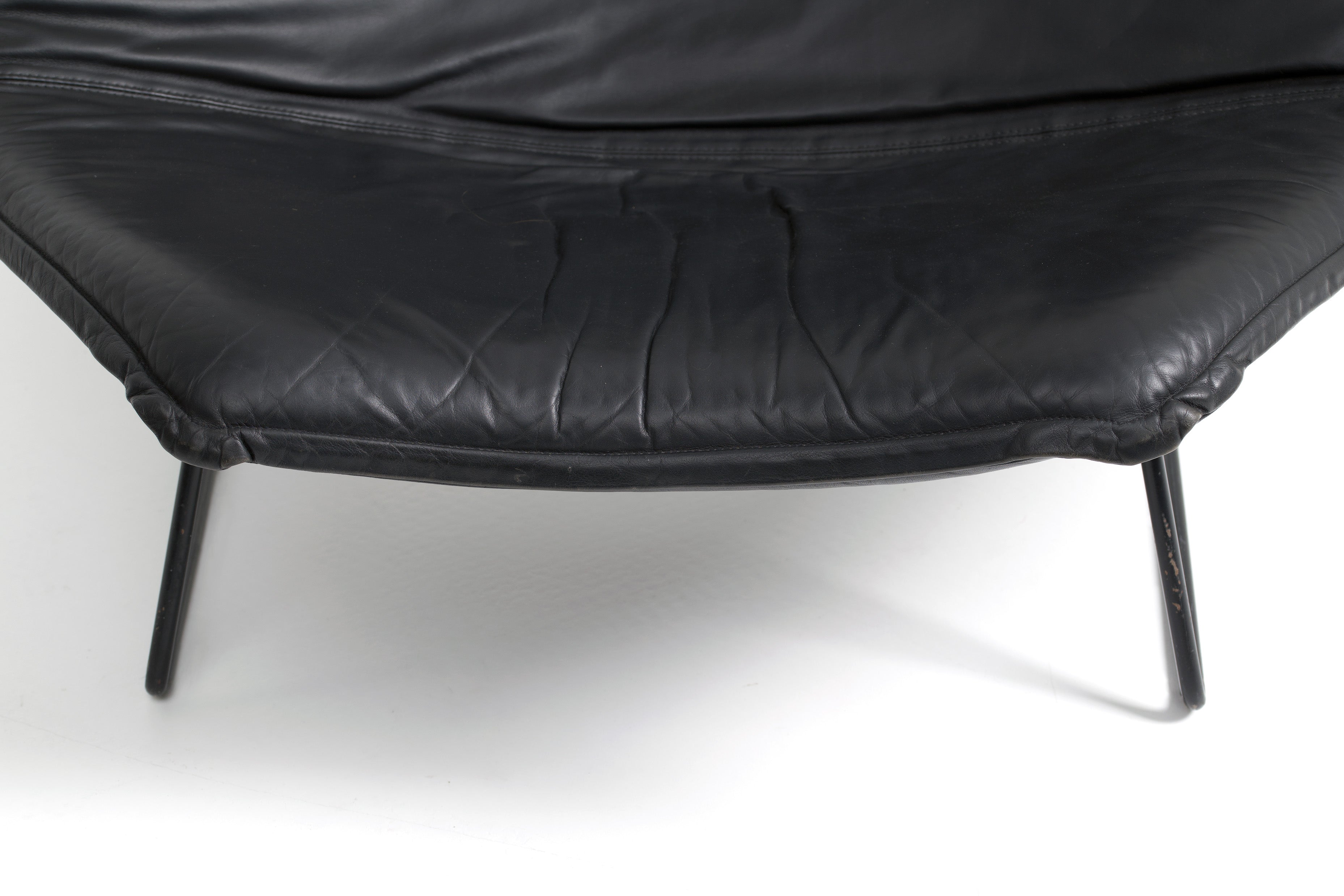 Model_F585_Sledge_Easy_Chair_by_Geoffrey_Harcourt