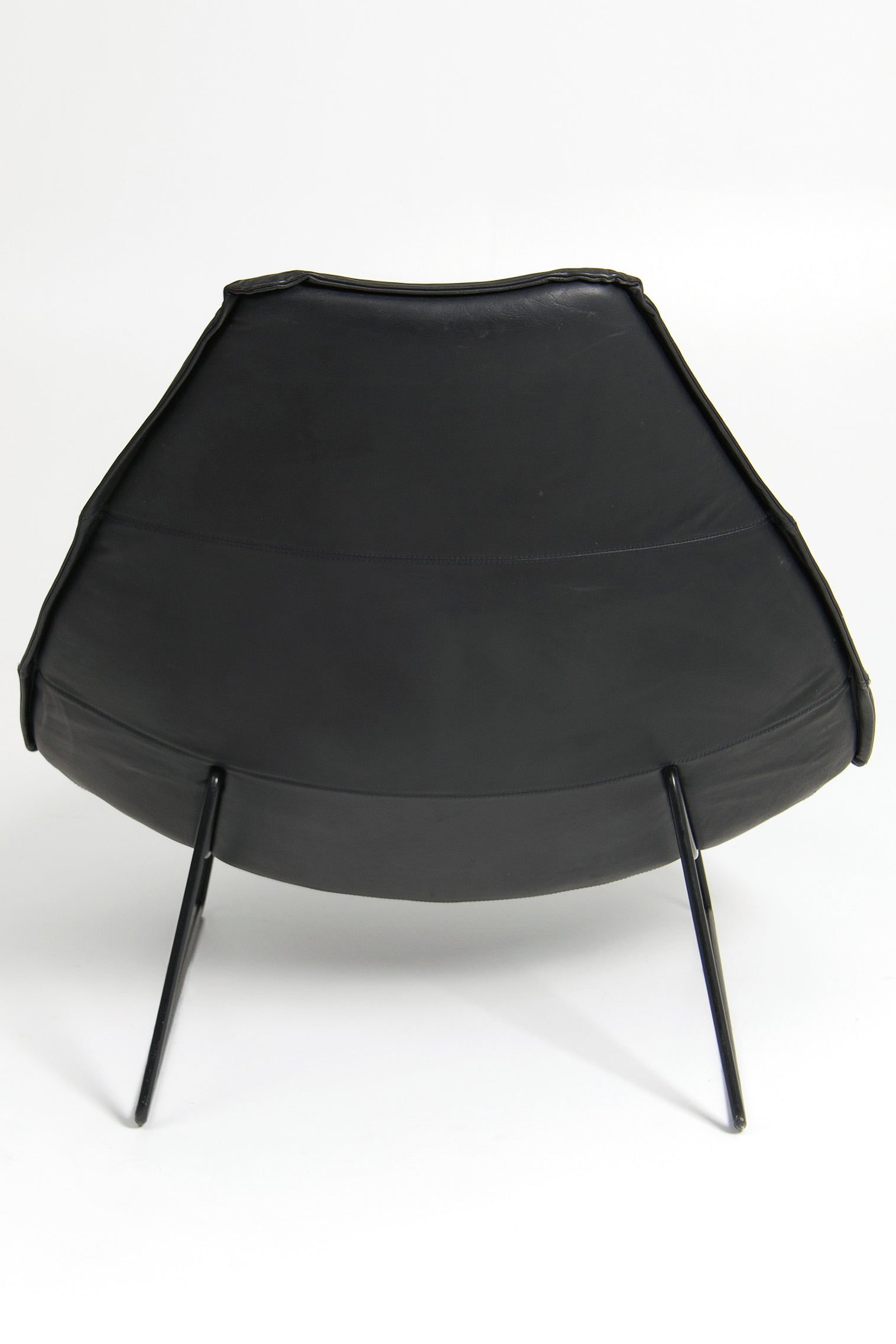 Model_F585_Sledge_Easy_Chair_by_Geoffrey_Harcourt