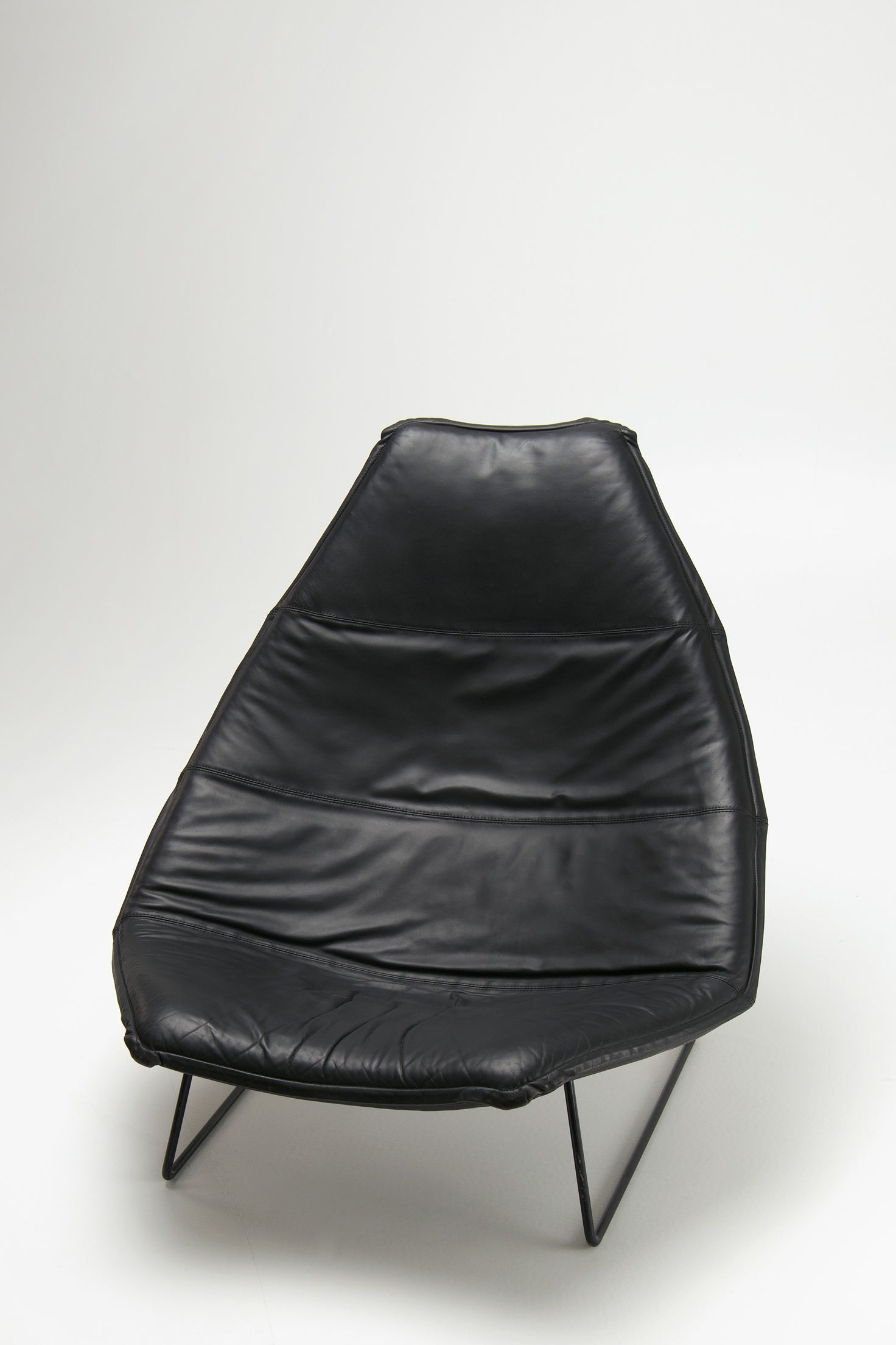 Model_F585_Sledge_Easy_Chair_by_Geoffrey_Harcourt