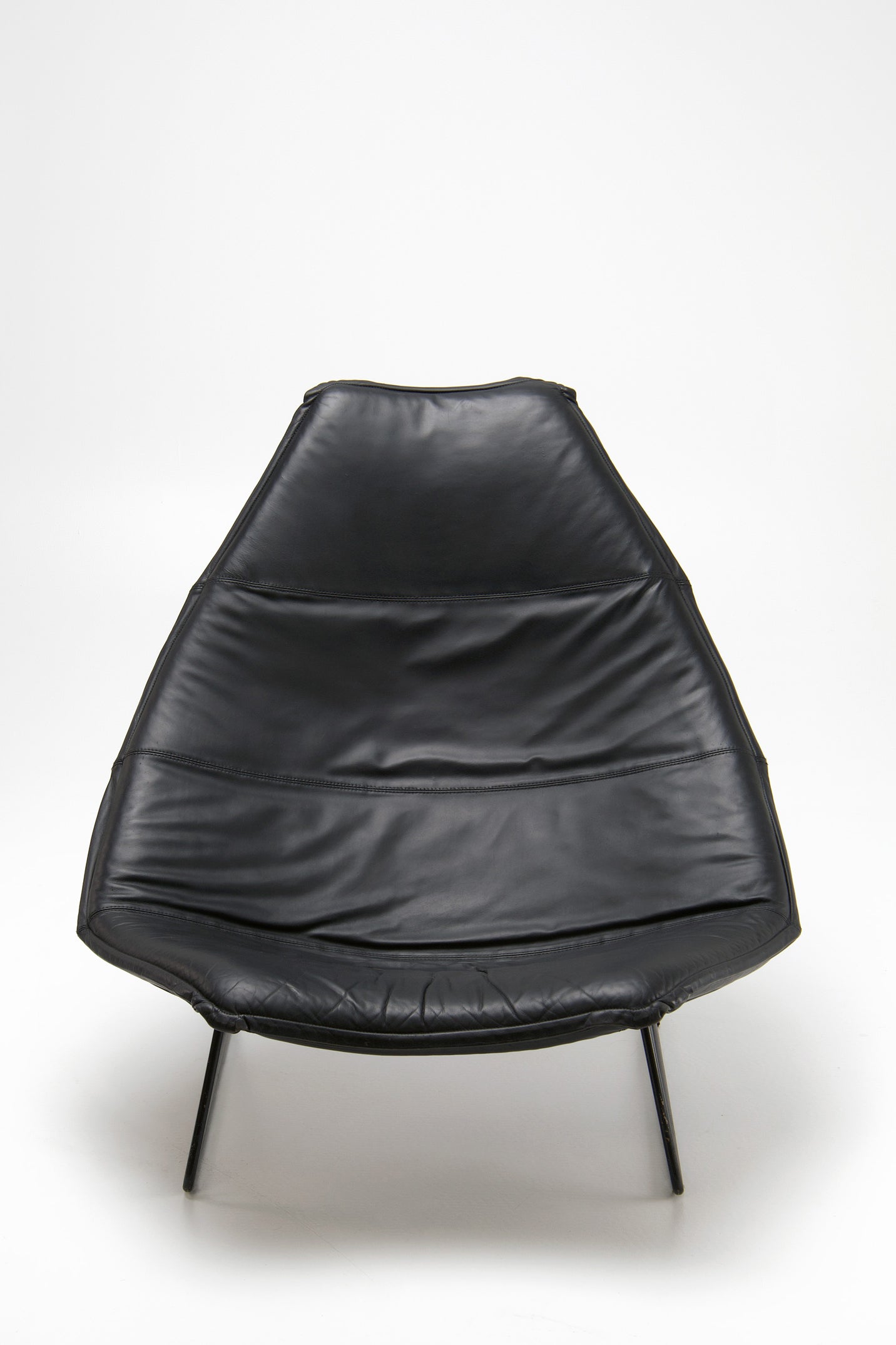 Model_F585_Sledge_Easy_Chair_by_Geoffrey_Harcourt