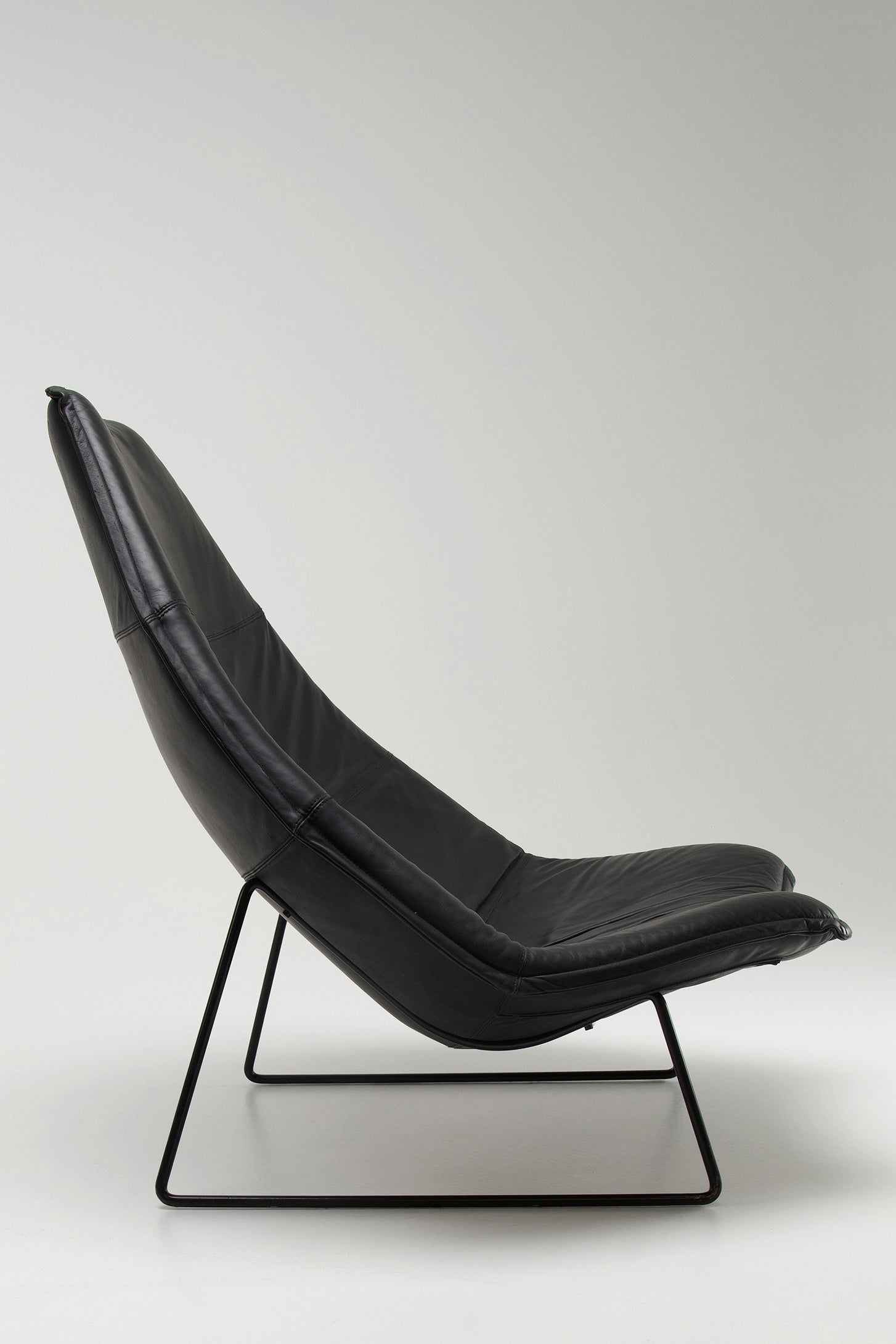 Model_F585_Sledge_Easy_Chair_by_Geoffrey_Harcourt