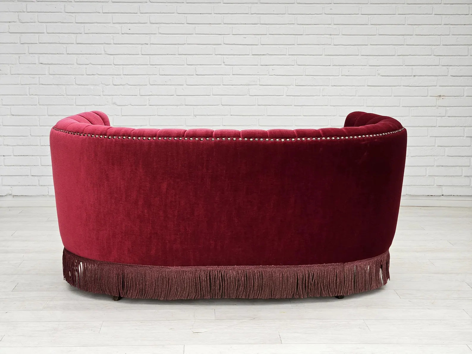 Modern_Banana_Lounge_Sofa,_Cherry_Red_Velour_&_Wood_Frame,_1970s_Denmark