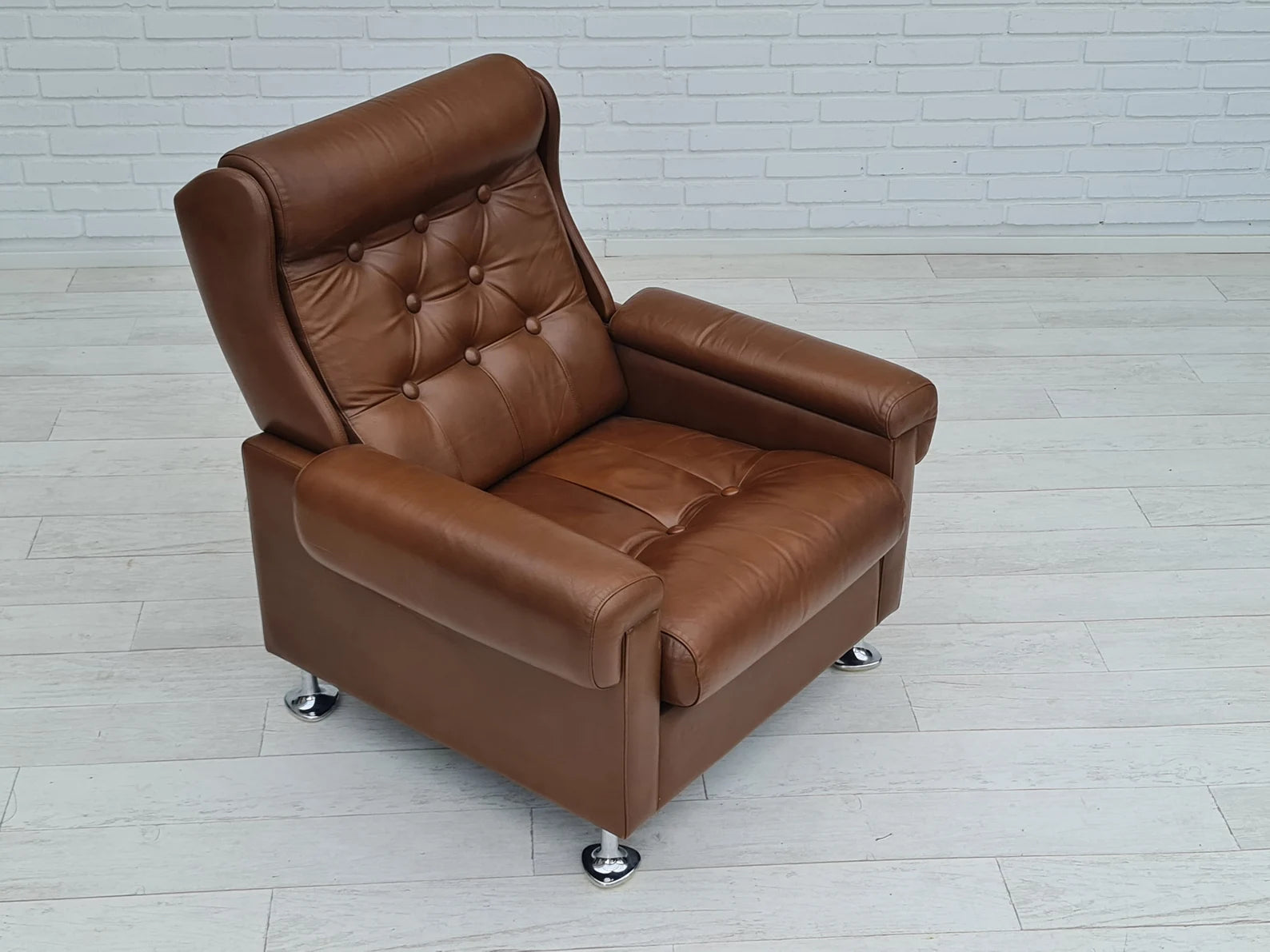 Modern_Lounge_Chair,_Leather,_1970s_Denmark