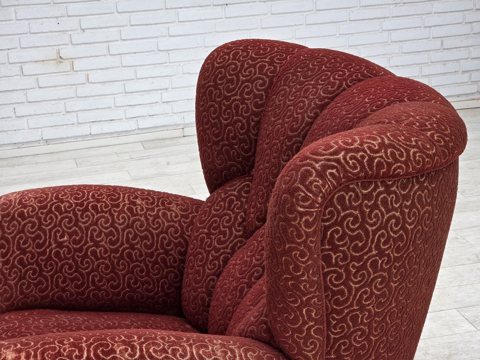 Danish_Relax_Armchair_in_Red_Wool_and_Oak,_1960s,_Denmark