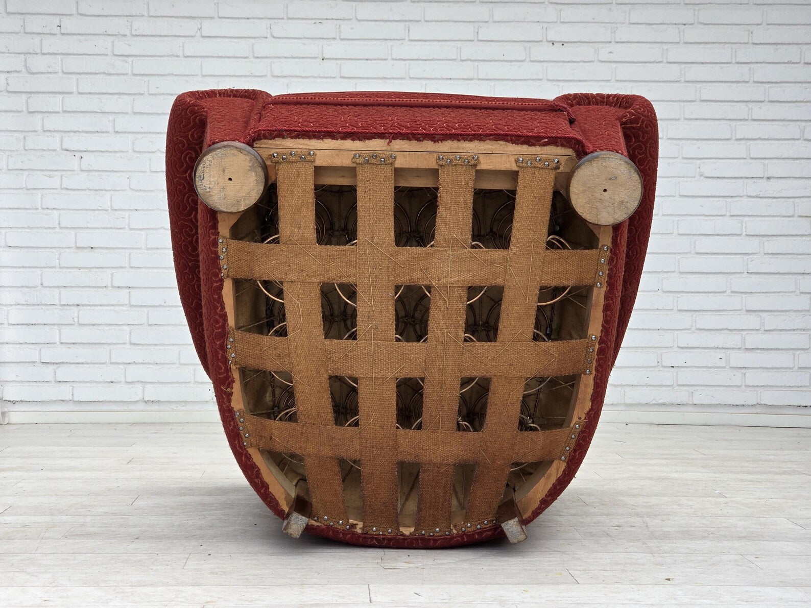 Danish_Relax_Armchair_in_Red_Wool_and_Oak,_1960s,_Denmark
