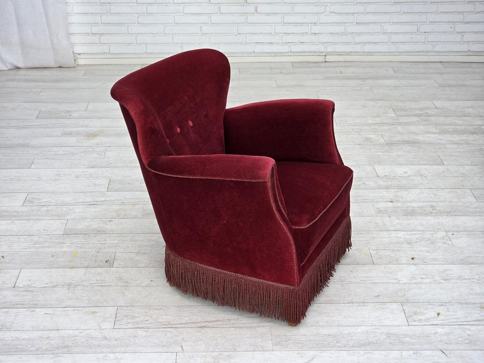 Modern_Lounge_Chair,_Red_Upholstery_&_Oak_Frame,_1970s_Denmark