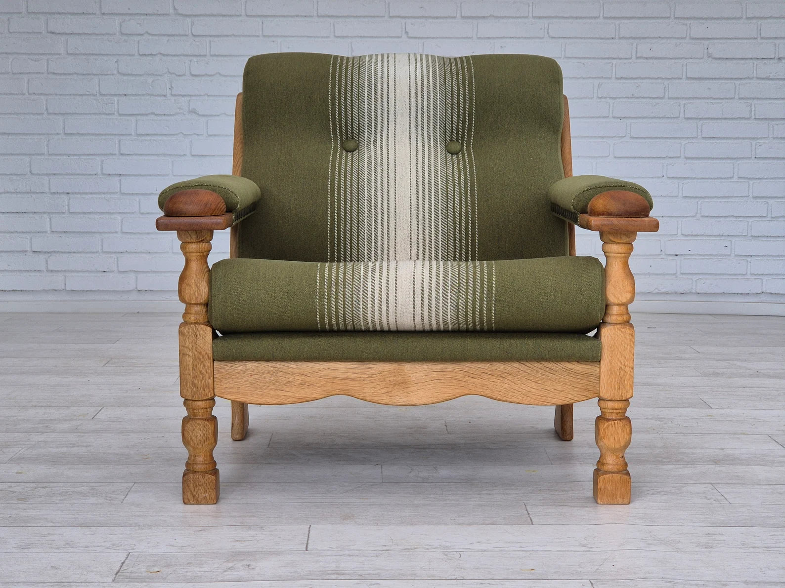 Modern_Lounge_Chair,_Upholstered_Seating,_1970s_Denmark