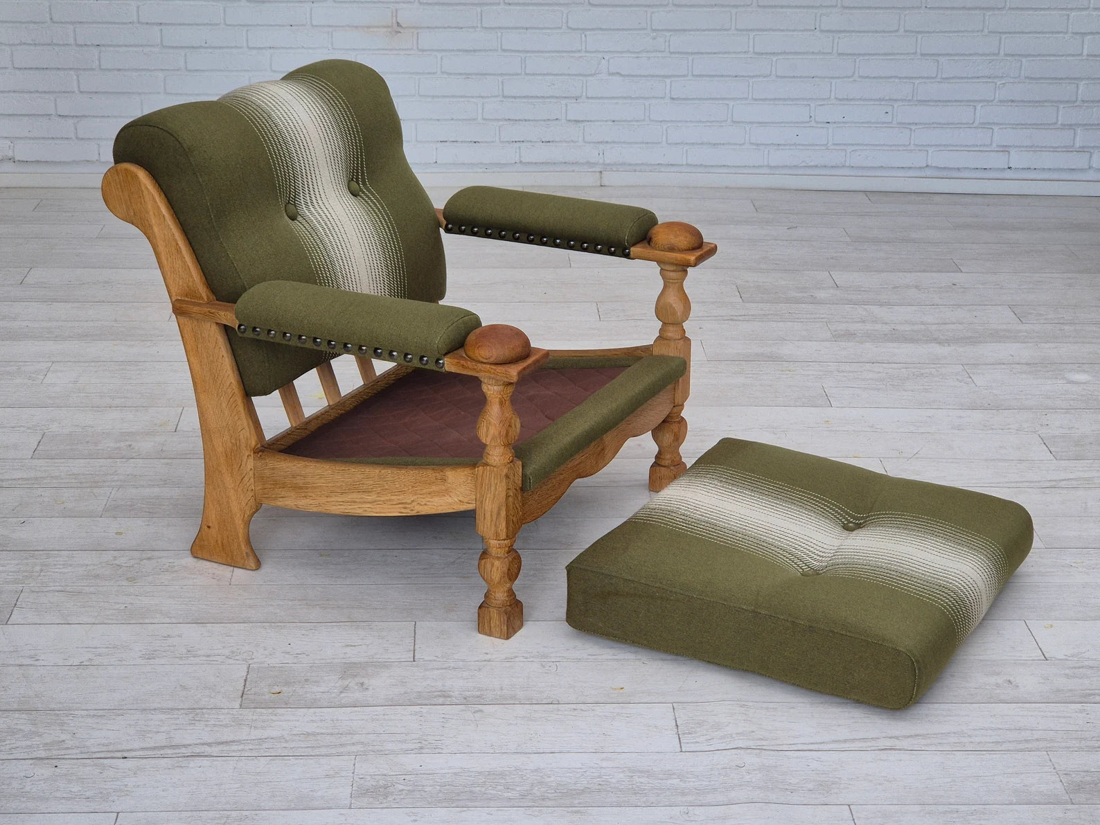 Modern_Lounge_Chair,_Upholstered_Seating,_1970s_Denmark