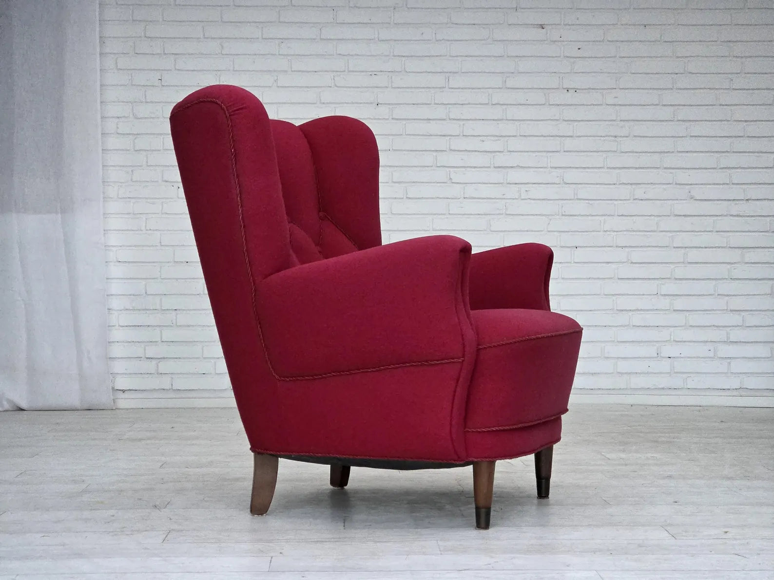 Modern_Lounge_Chair,_Wood_Frame_&_Upholstered_Seat,_Denmark_1960s
