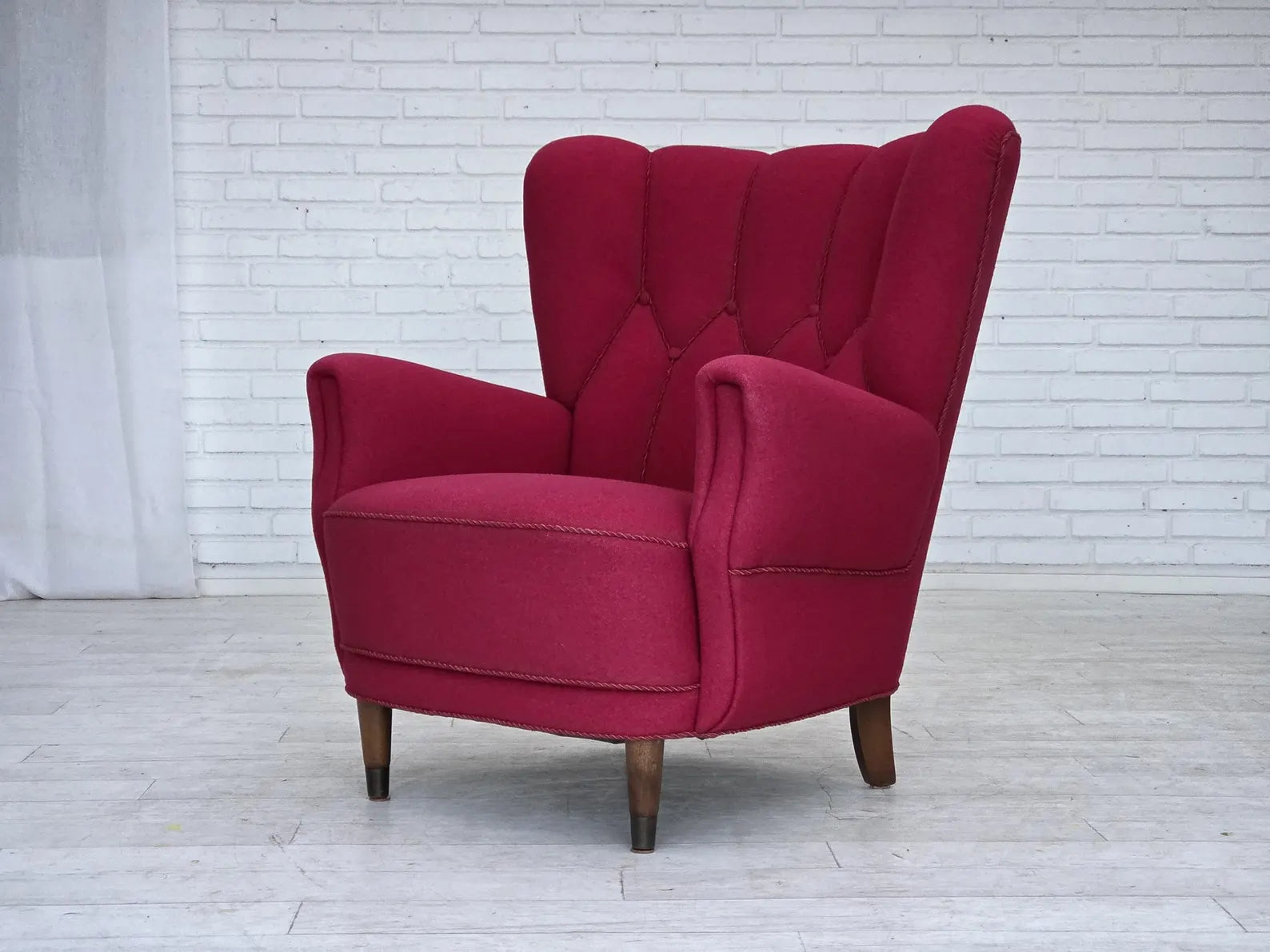 Modern_Lounge_Chair,_Wood_Frame_&_Upholstered_Seat,_Denmark_1960s