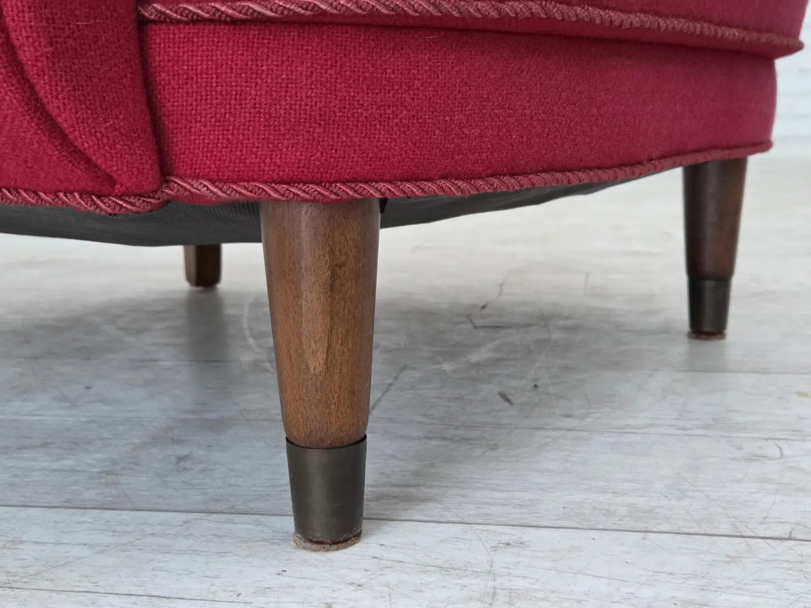 Modern_Lounge_Chair,_Wood_Frame_&_Upholstered_Seat,_Denmark_1960s
