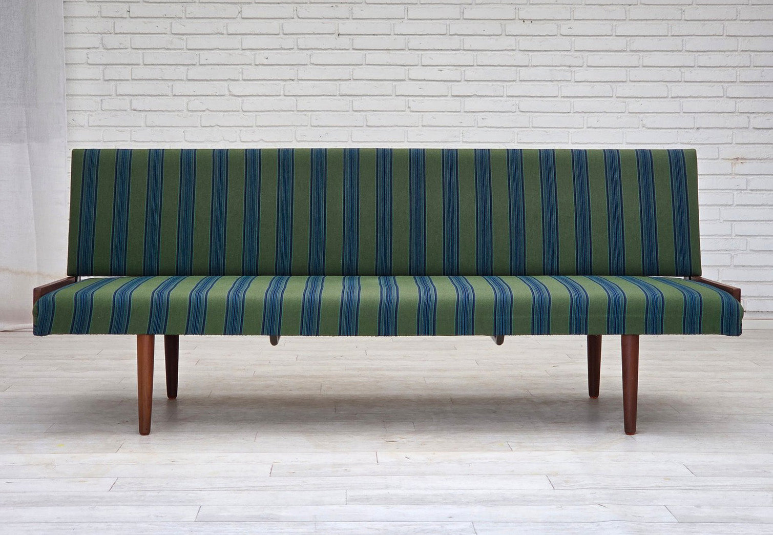 Modern_Sofa_to_Bed,_Upholstery,_1970s_Denmark