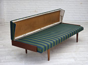 Modern_Sofa_to_Bed,_Upholstery,_1970s_Denmark