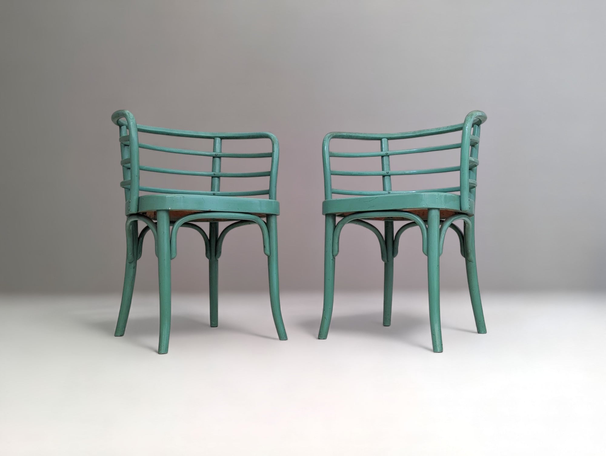 Modern_Viennese_Set_Thonet_B_246_Chairs_&_T_142_Table_by_Josef_Frank,_1930s