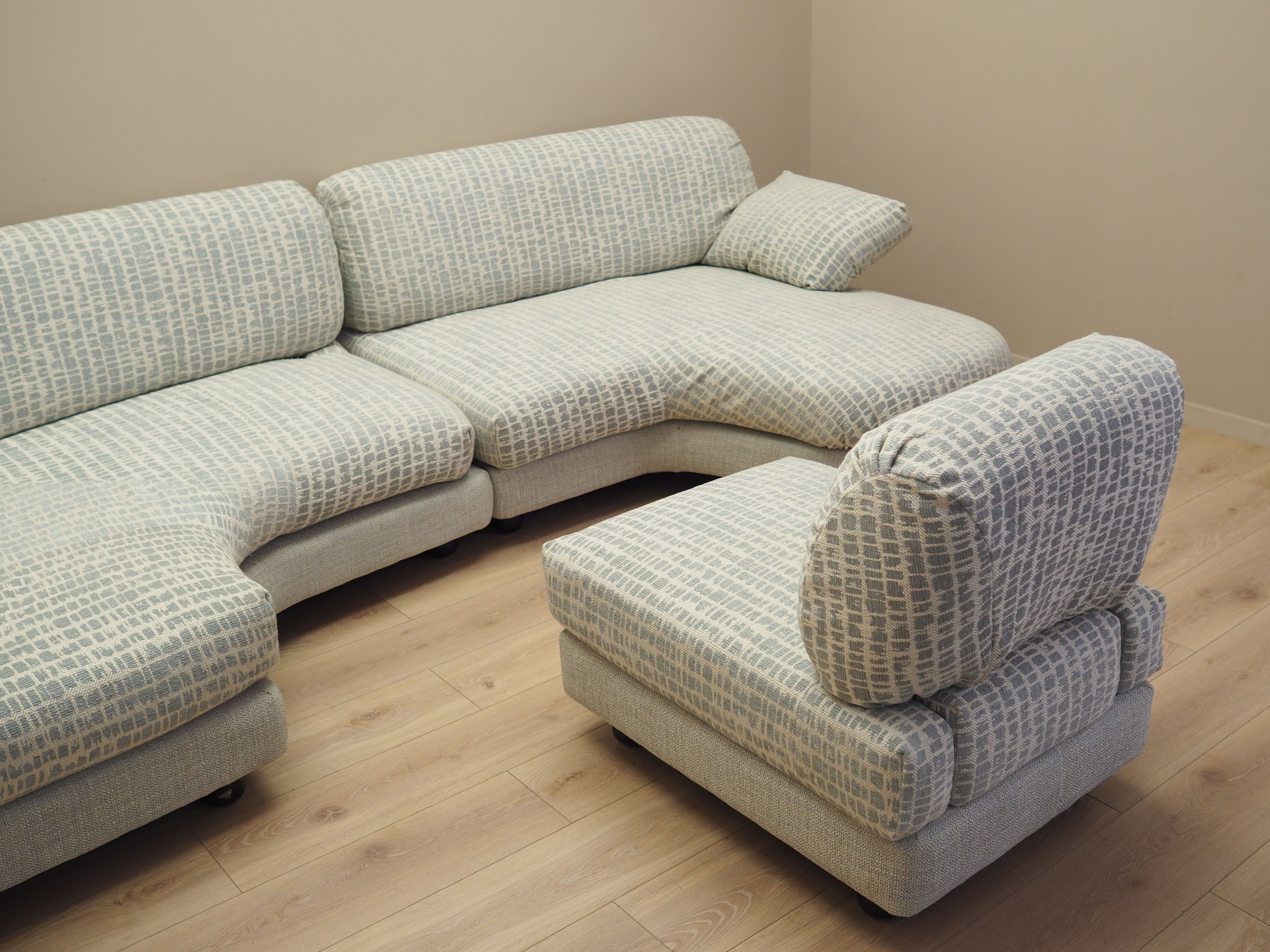 Modular_Corner_Sofa,_Fabric_Upholstery,_1970s,_Italy