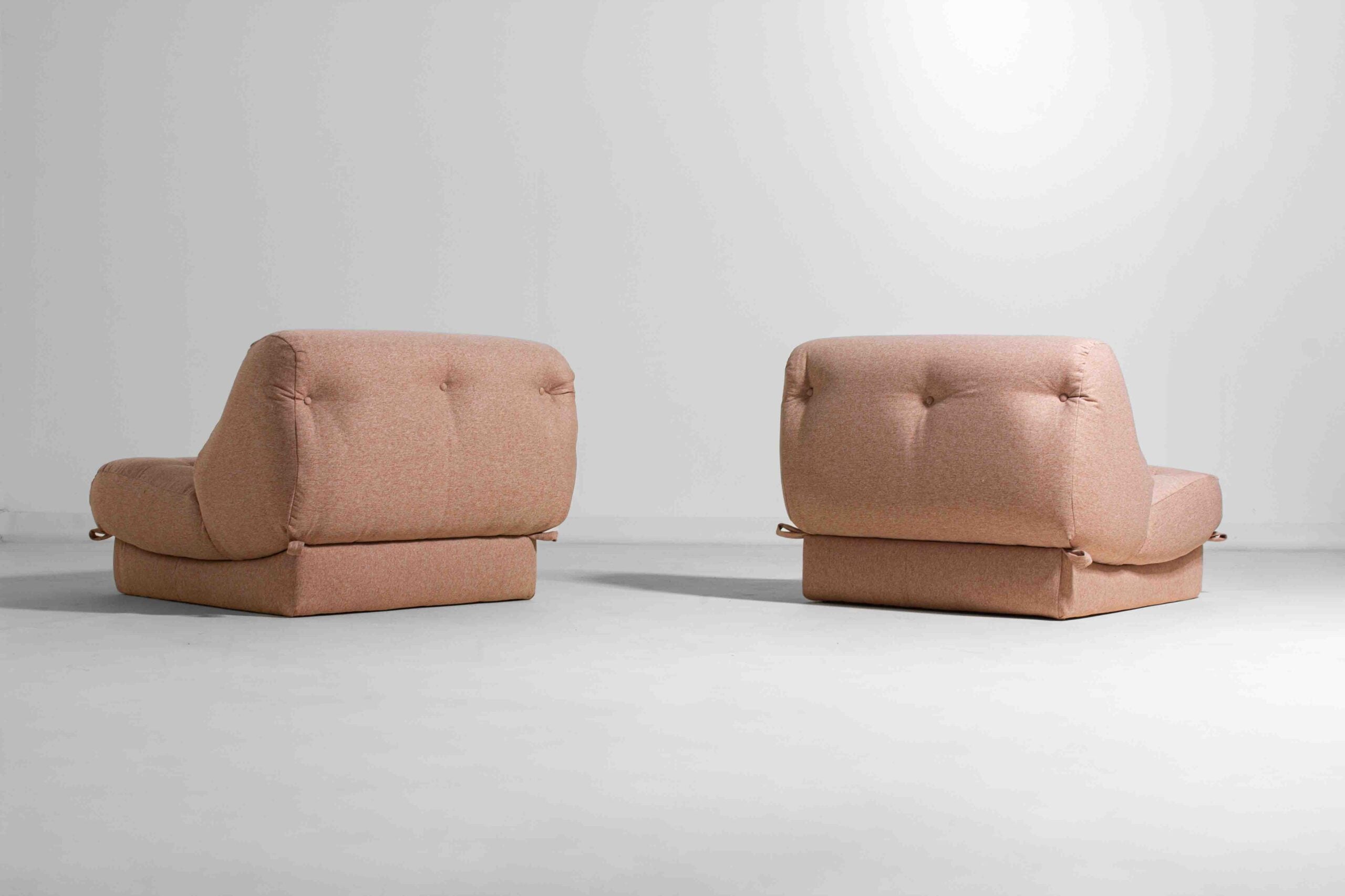Modular_Pink_“Nuvolone”_Sofa_by_Rino_Maturi_for_Mimo_Padova,_1970s